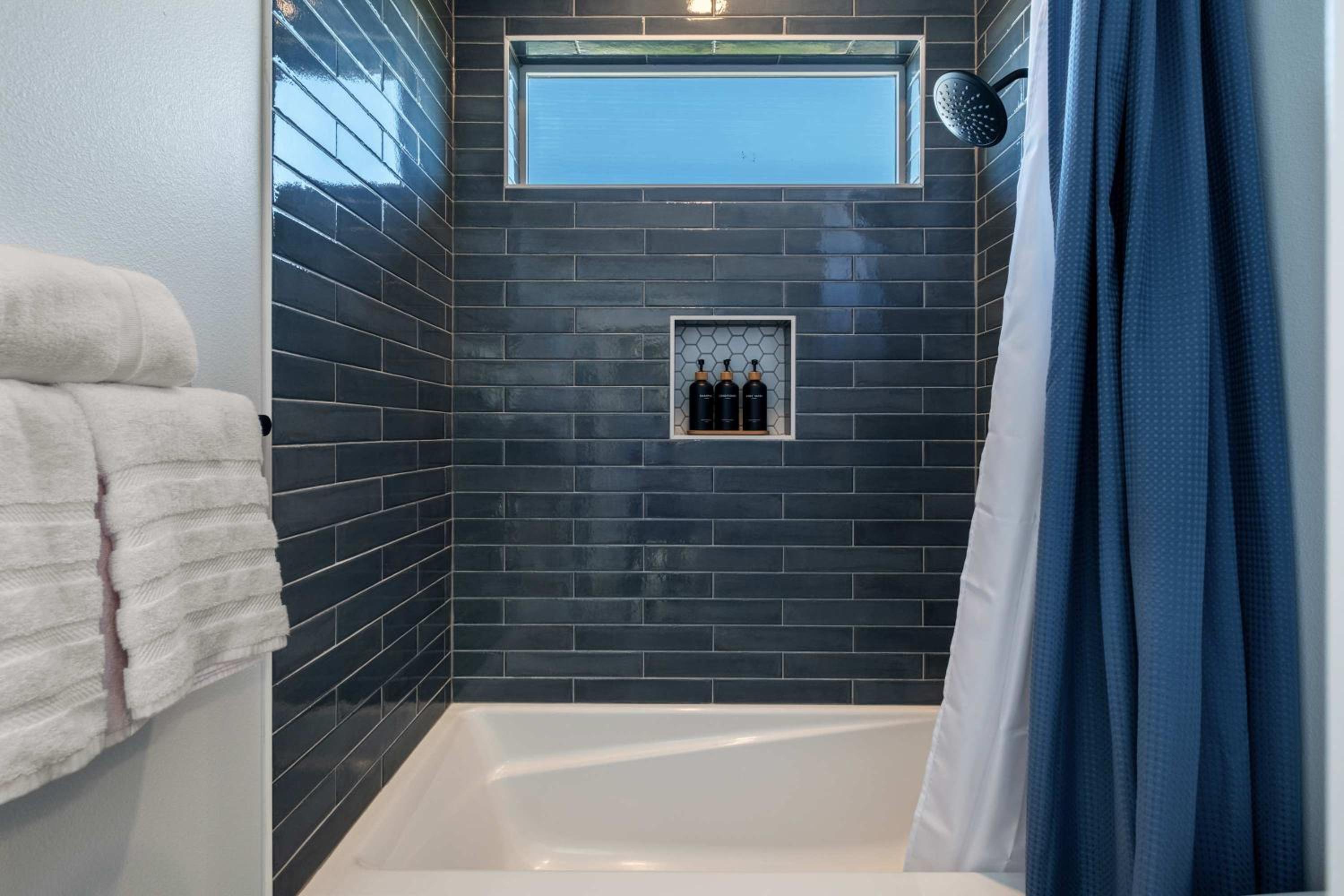 Brand-New Beach Retreat Hot Tub Sleeps 13