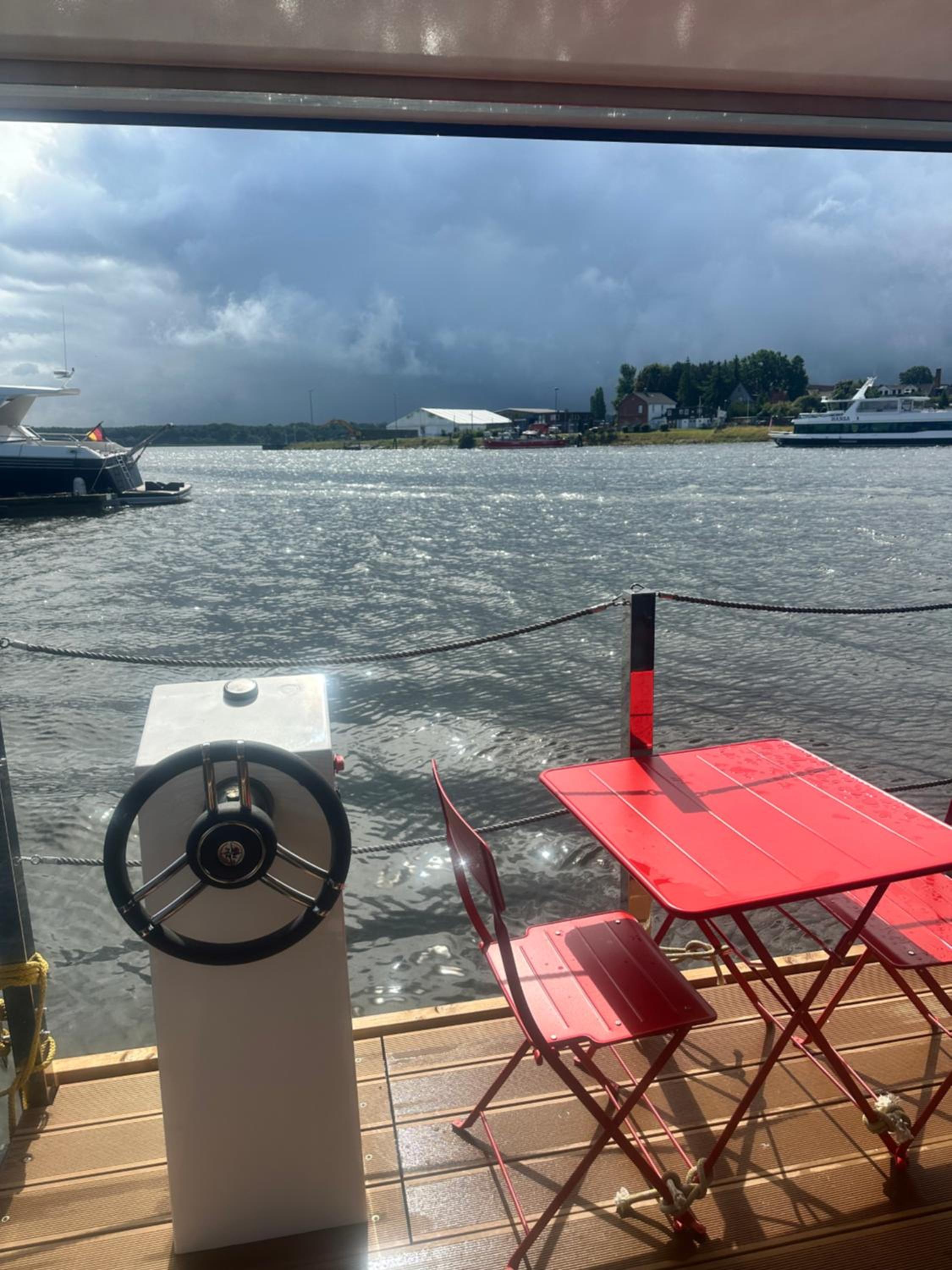 Hausboot Wasservilla