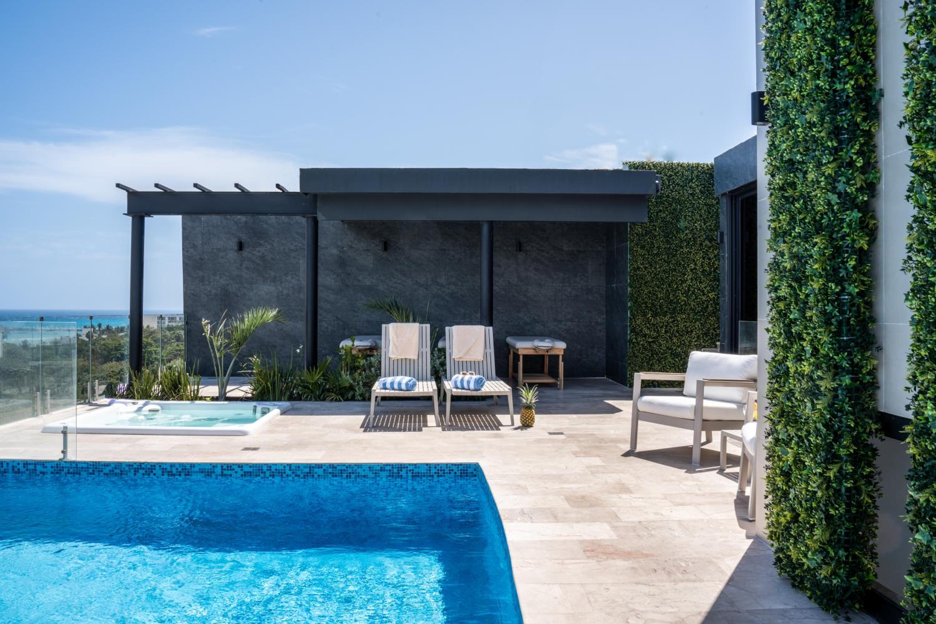 Luxury Penthouse with Ocean Views and Private Pool