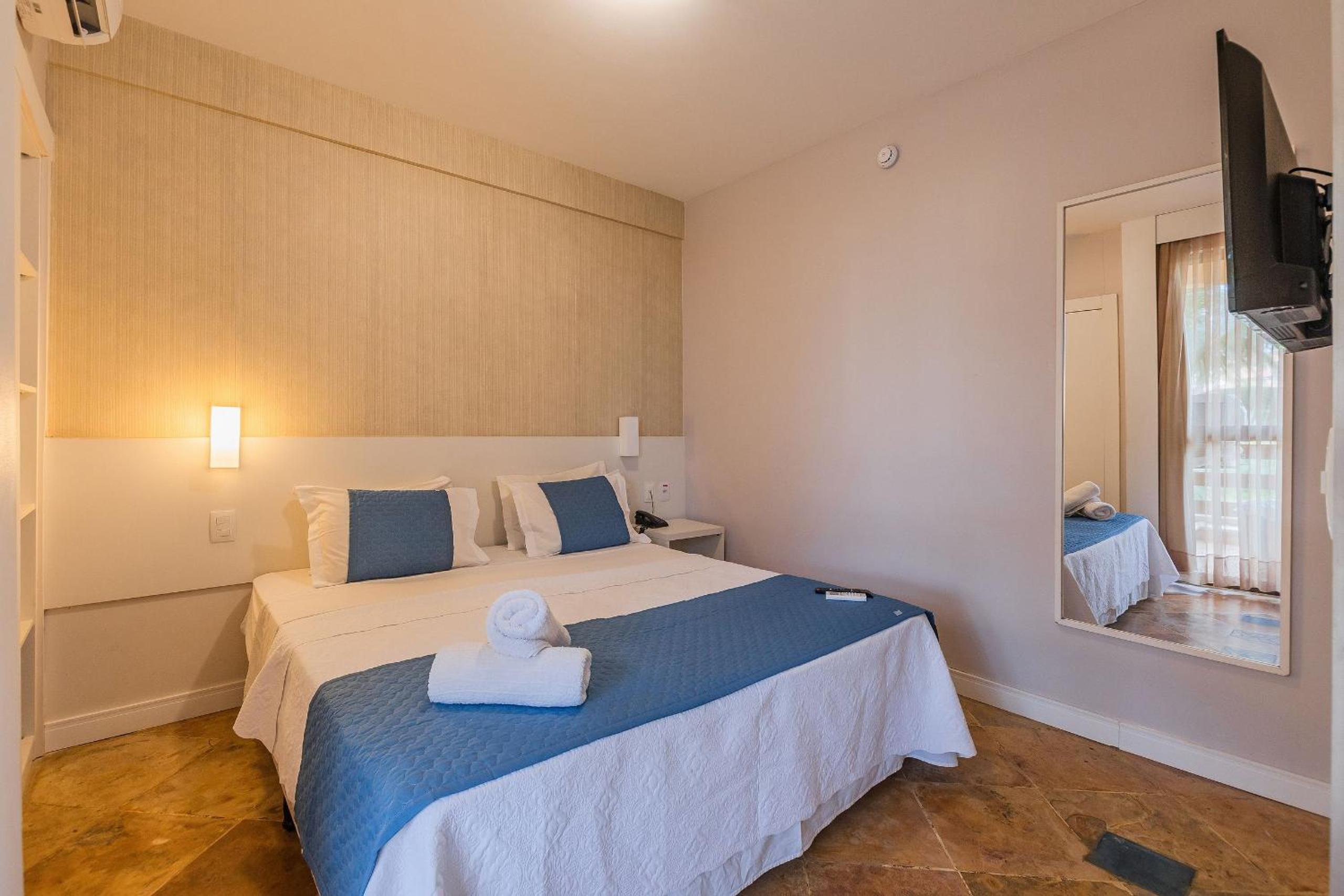 Beach Park Suites #209 - Seafront by Carpediem