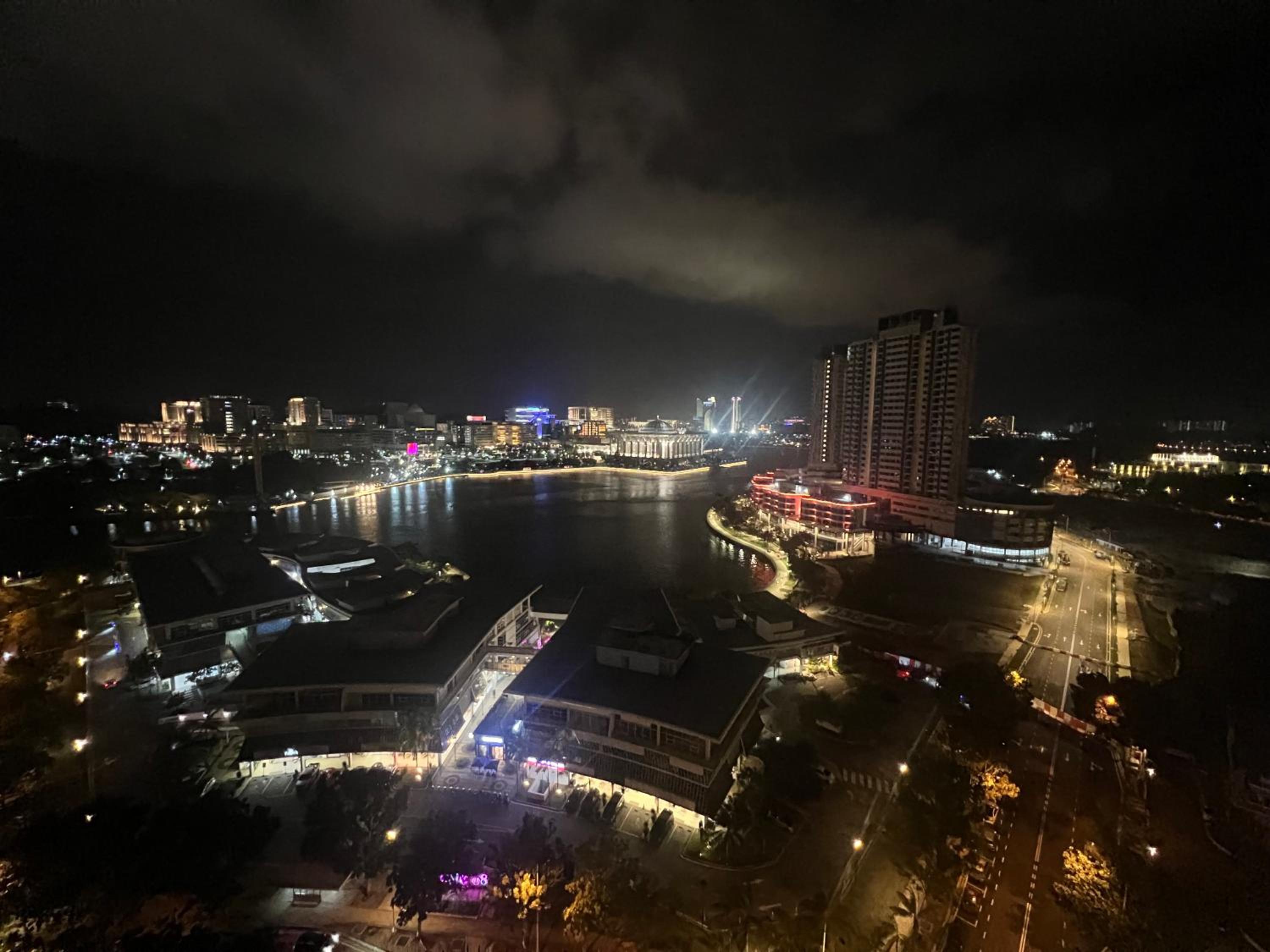 The One by Nakza Stays, Lakeview Suites Putrajaya