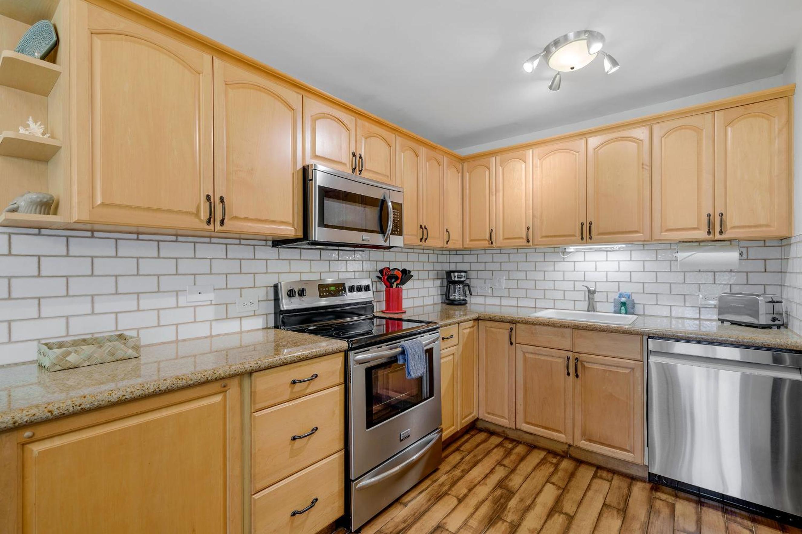 Discover Kamaole Sands 3-101 - Premium Ground Floor Renovation, Split AC, Wi-Fi