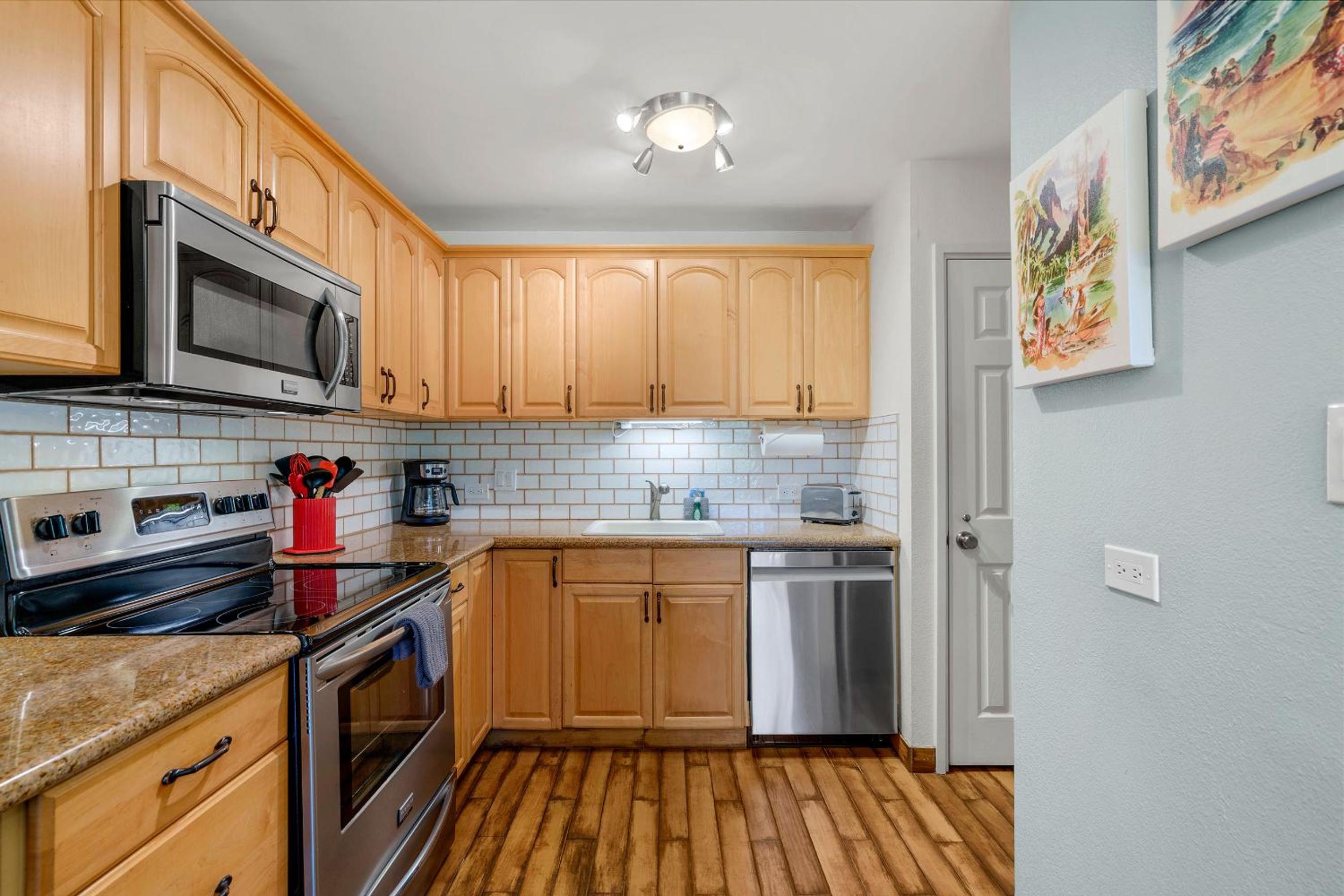 Discover Kamaole Sands 3-101 - Premium Ground Floor Renovation, Split AC, Wi-Fi