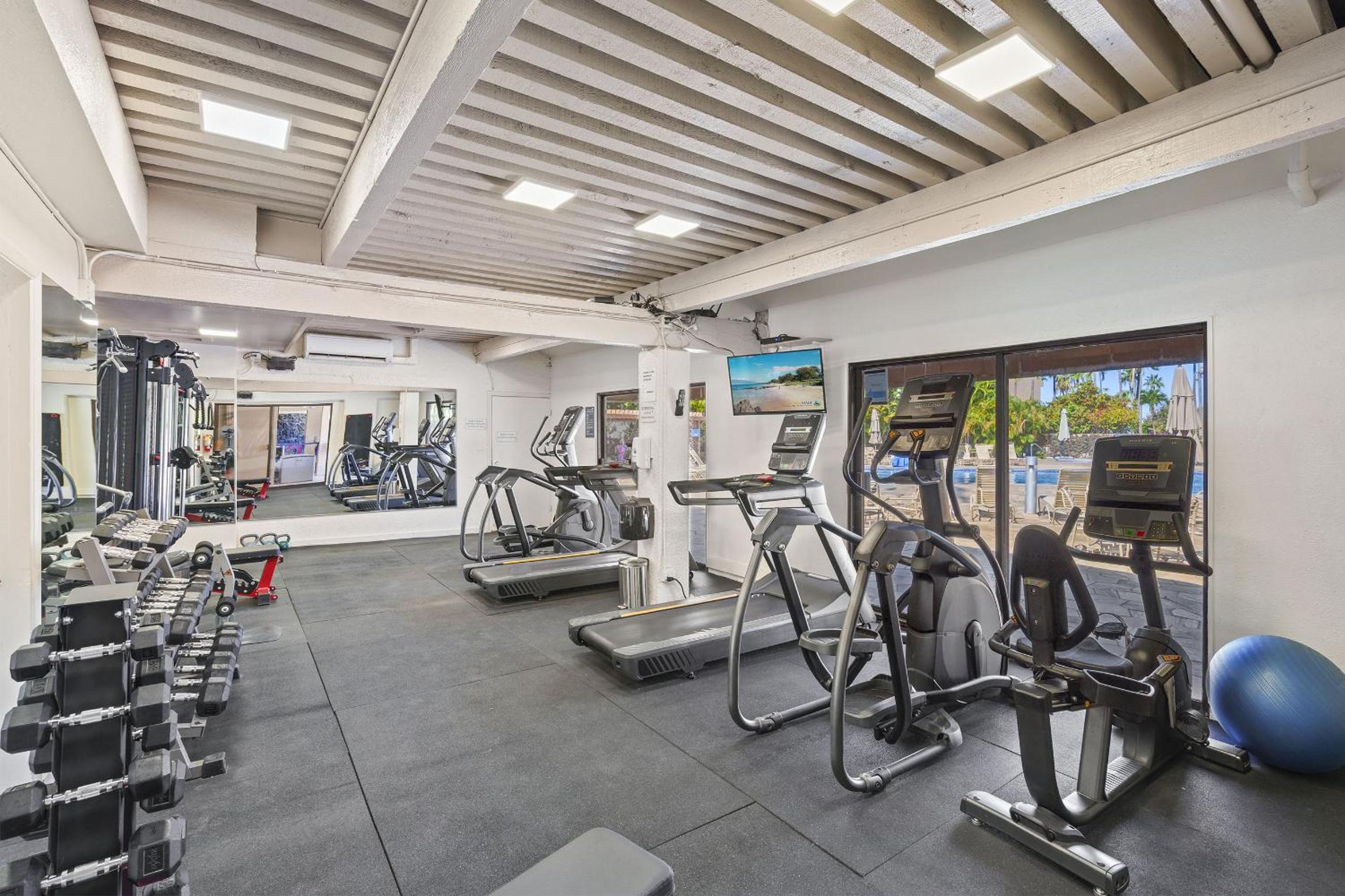 Discover Kamaole Sands 3-101 - Premium Ground Floor Renovation, Split AC, Wi-Fi