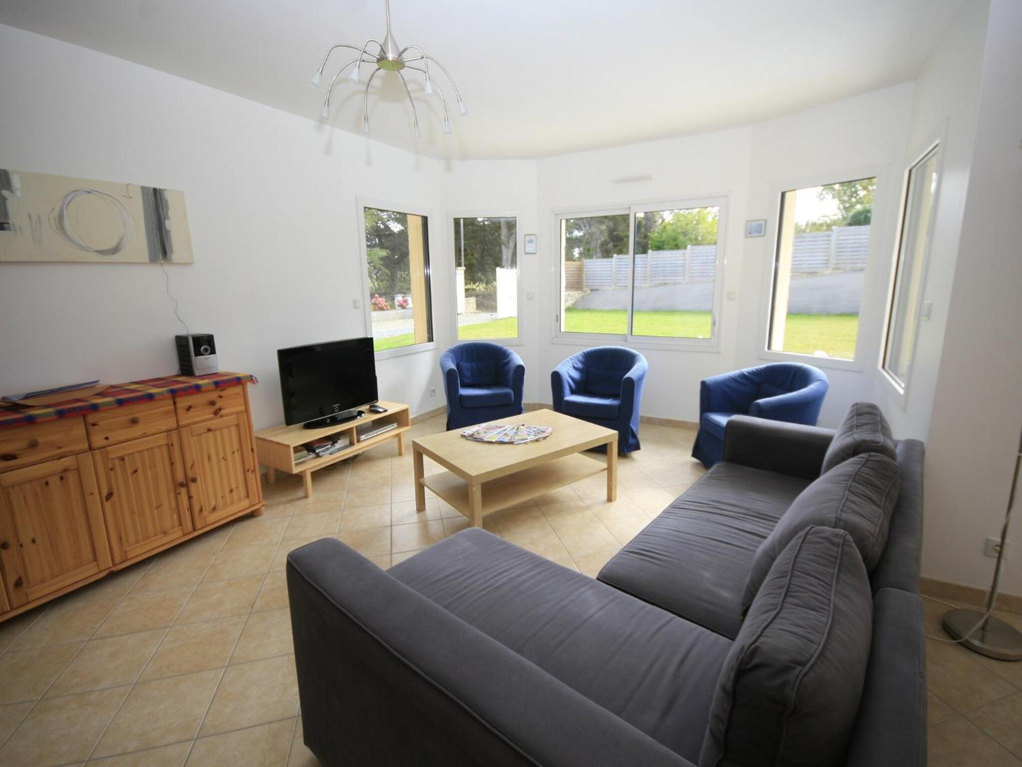 Villa with Private Pool in Plestin-les-Grèves view 3