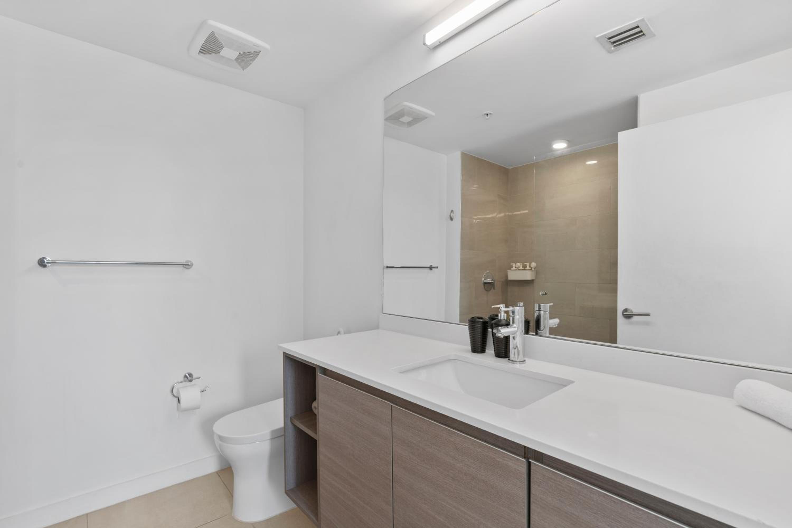 Luxury Pent House Suite with Downtown Views