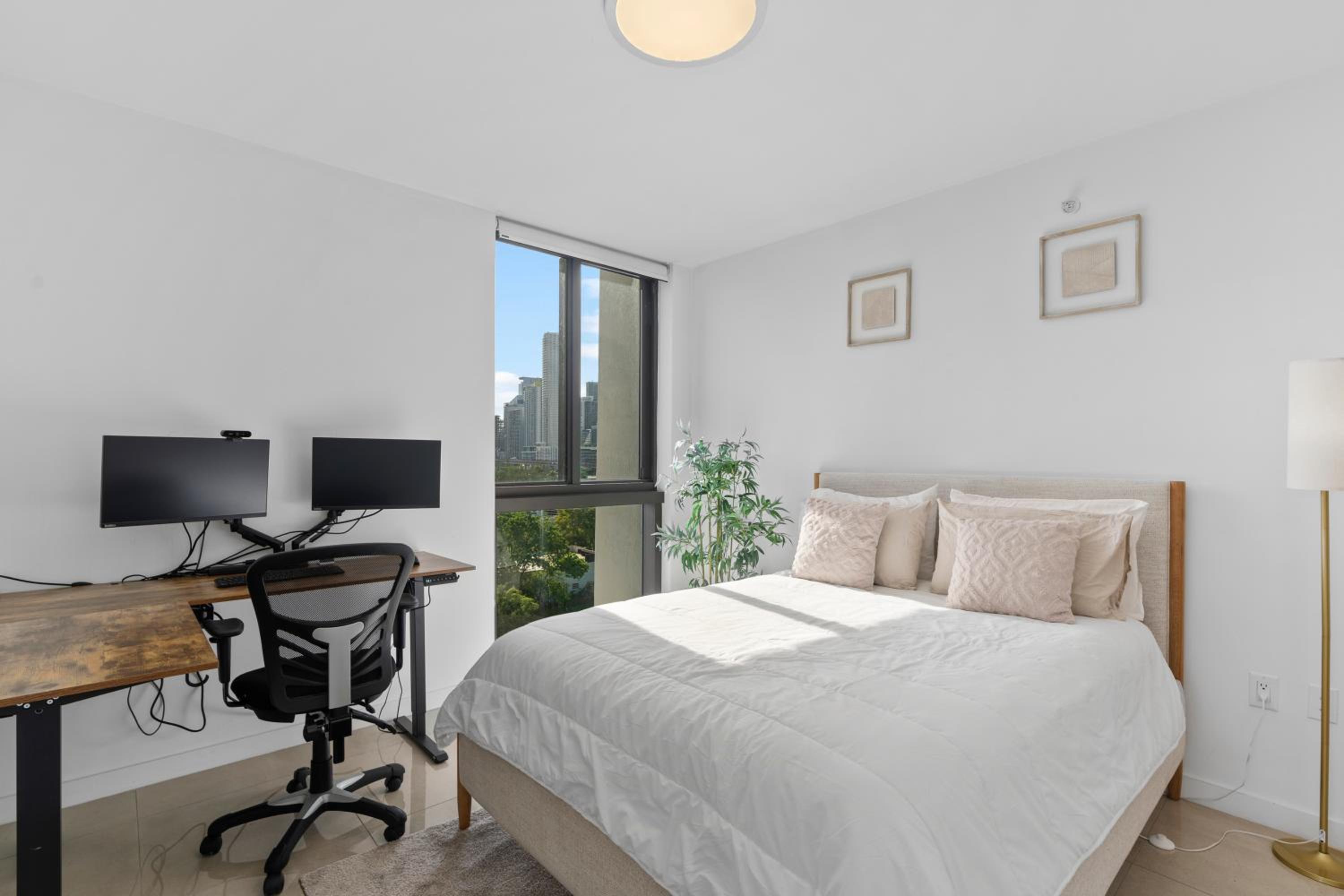 Luxury Pent House Suite with Downtown Views