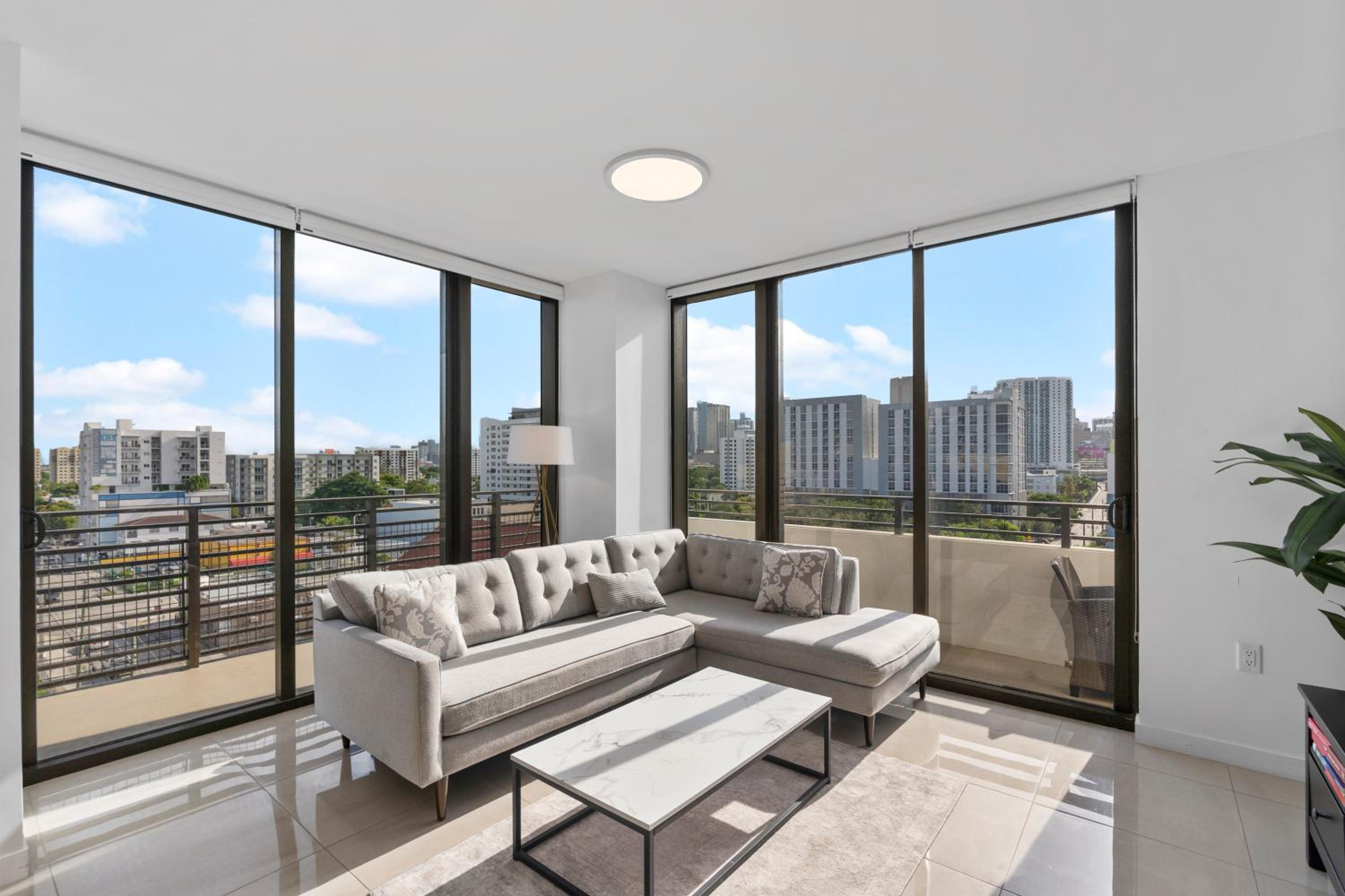 Luxury Pent House Suite with Downtown Views