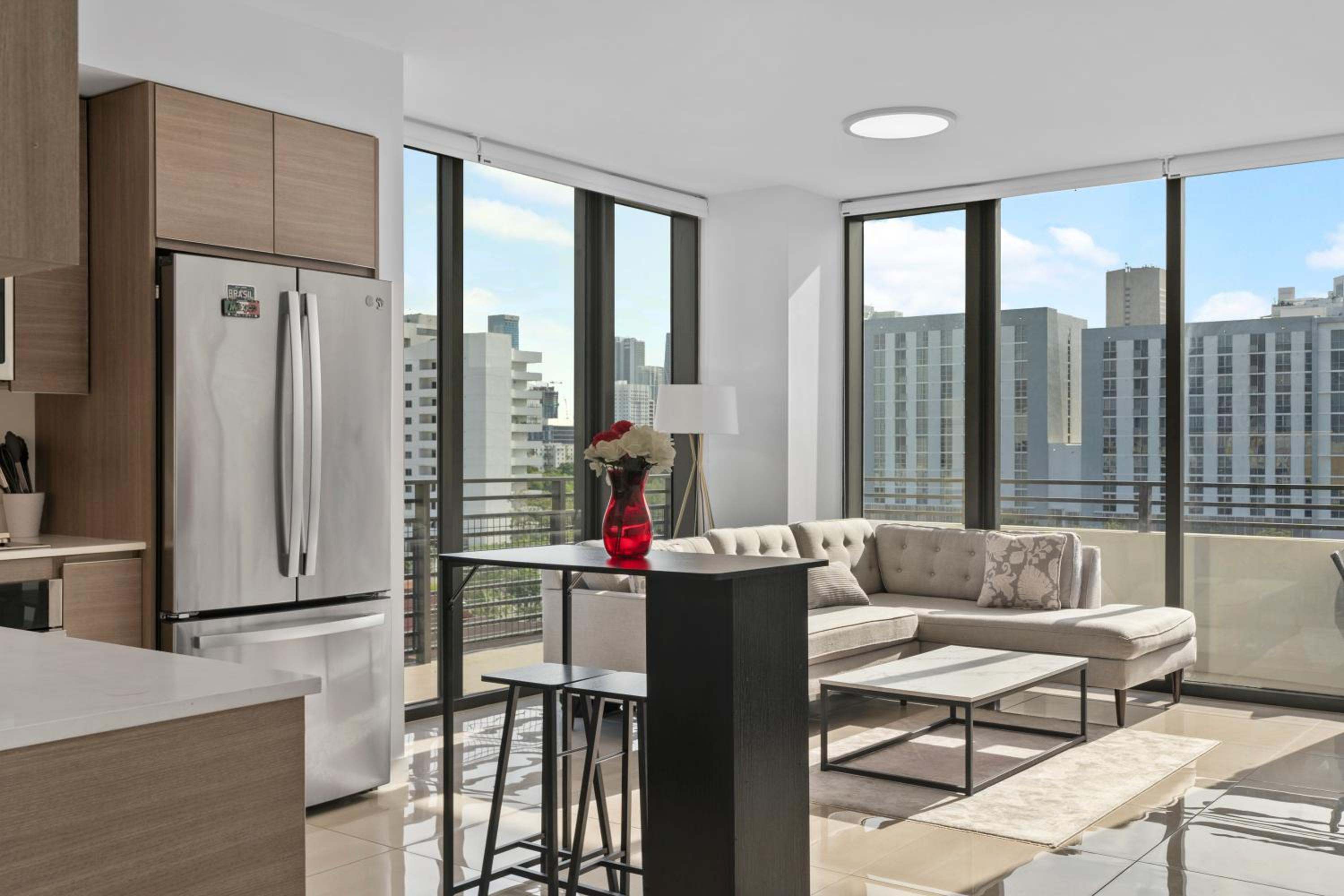 Luxury Pent House Suite with Downtown Views