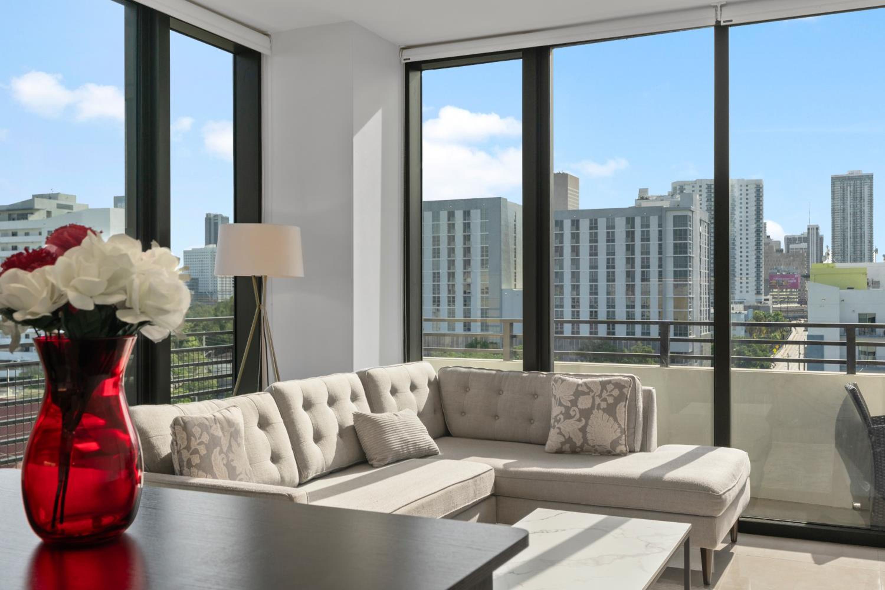 Luxury Pent House Suite with Downtown Views