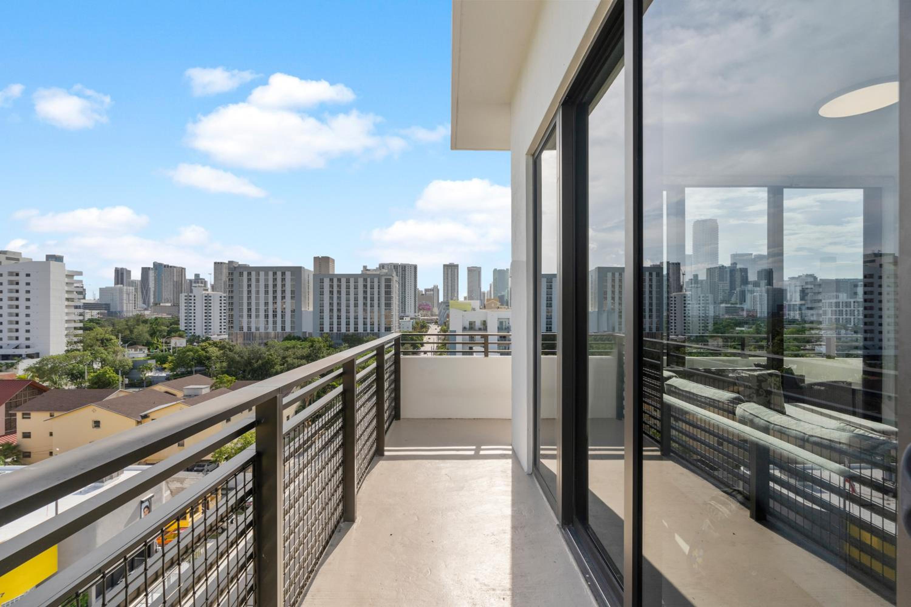 Luxury Pent House Suite with Downtown Views