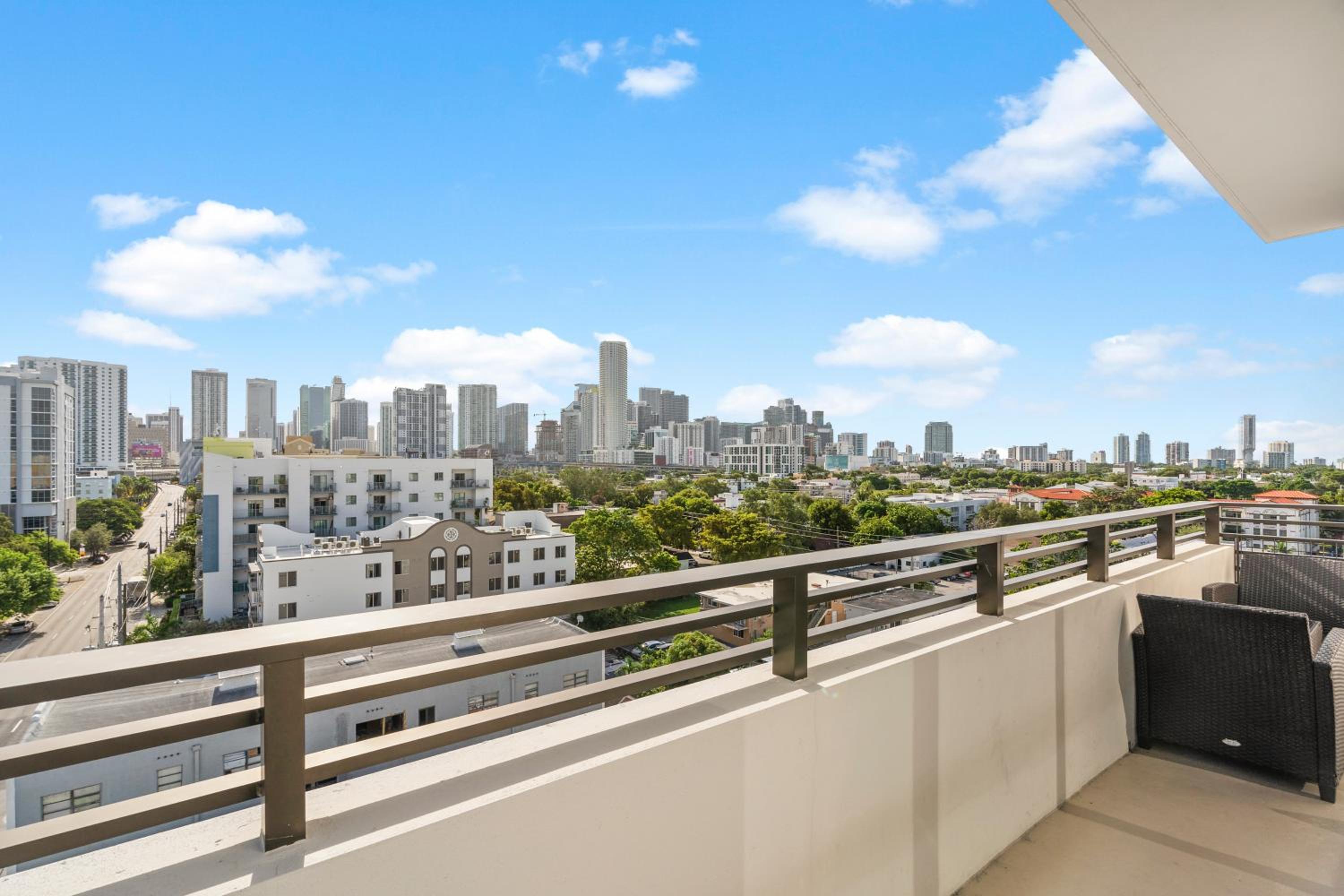 Luxury Pent House Suite with Downtown Views