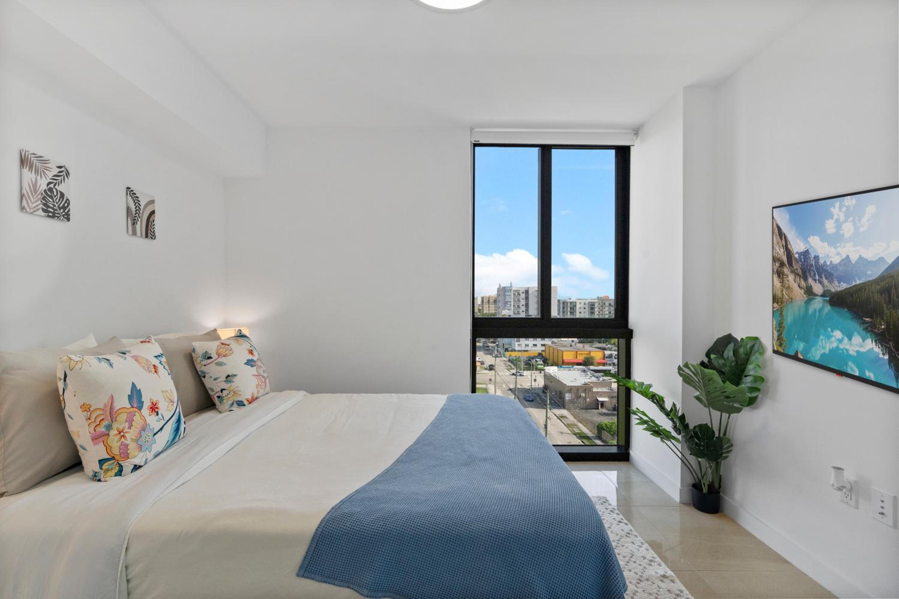 Luxury Pent House Suite with Downtown Views