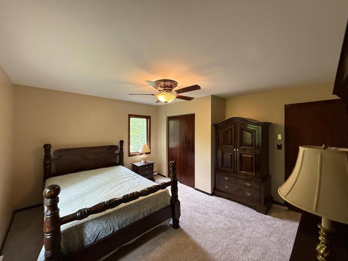 Luxury Mountain Getaway - 6 bed, 3 bath, hot-tub, fire-pit, game-room