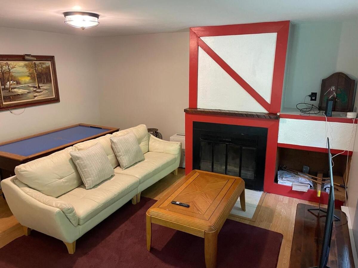 Luxury Mountain Getaway - 6 bed, 3 bath, hot-tub, fire-pit, game-room