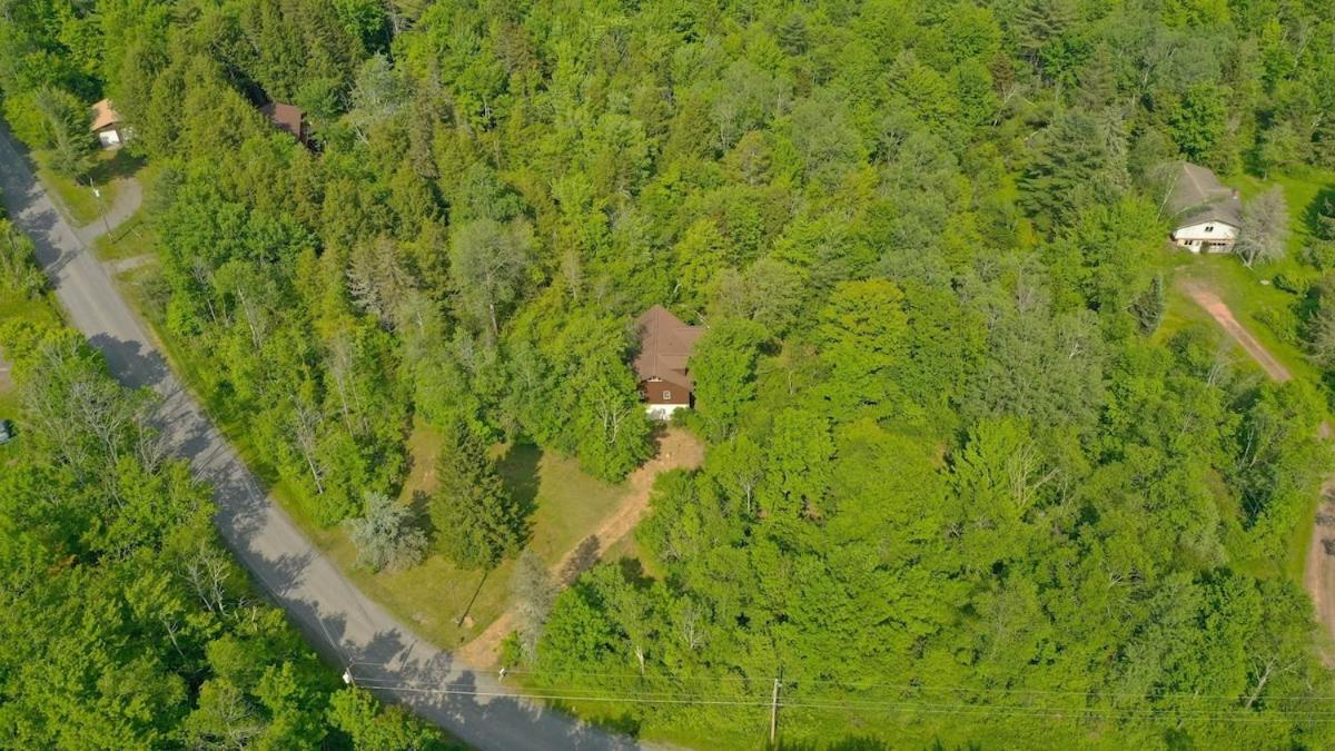 Luxury Mountain Getaway - 6 bed, 3 bath, hot-tub, fire-pit, game-room
