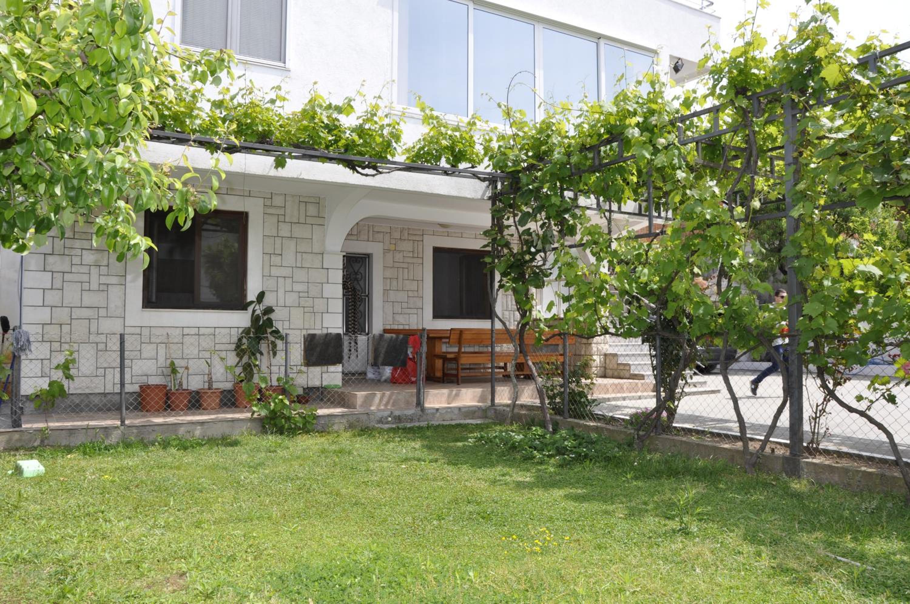 Guest House Lalic view 4