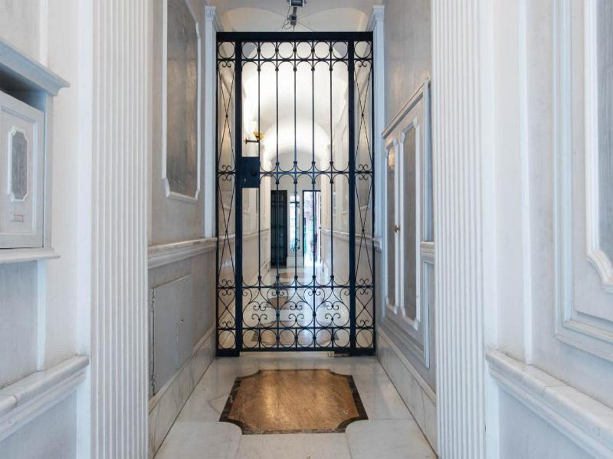 Condotti Apartment