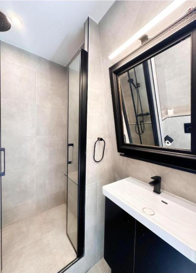 Champs-Élysées Montaigne luxe