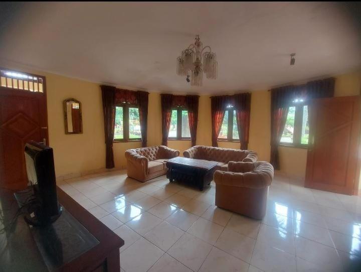 Aquarius Orange Hotel & Villa