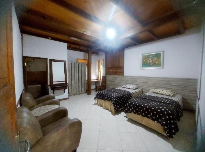 Aquarius Orange Hotel & Villa