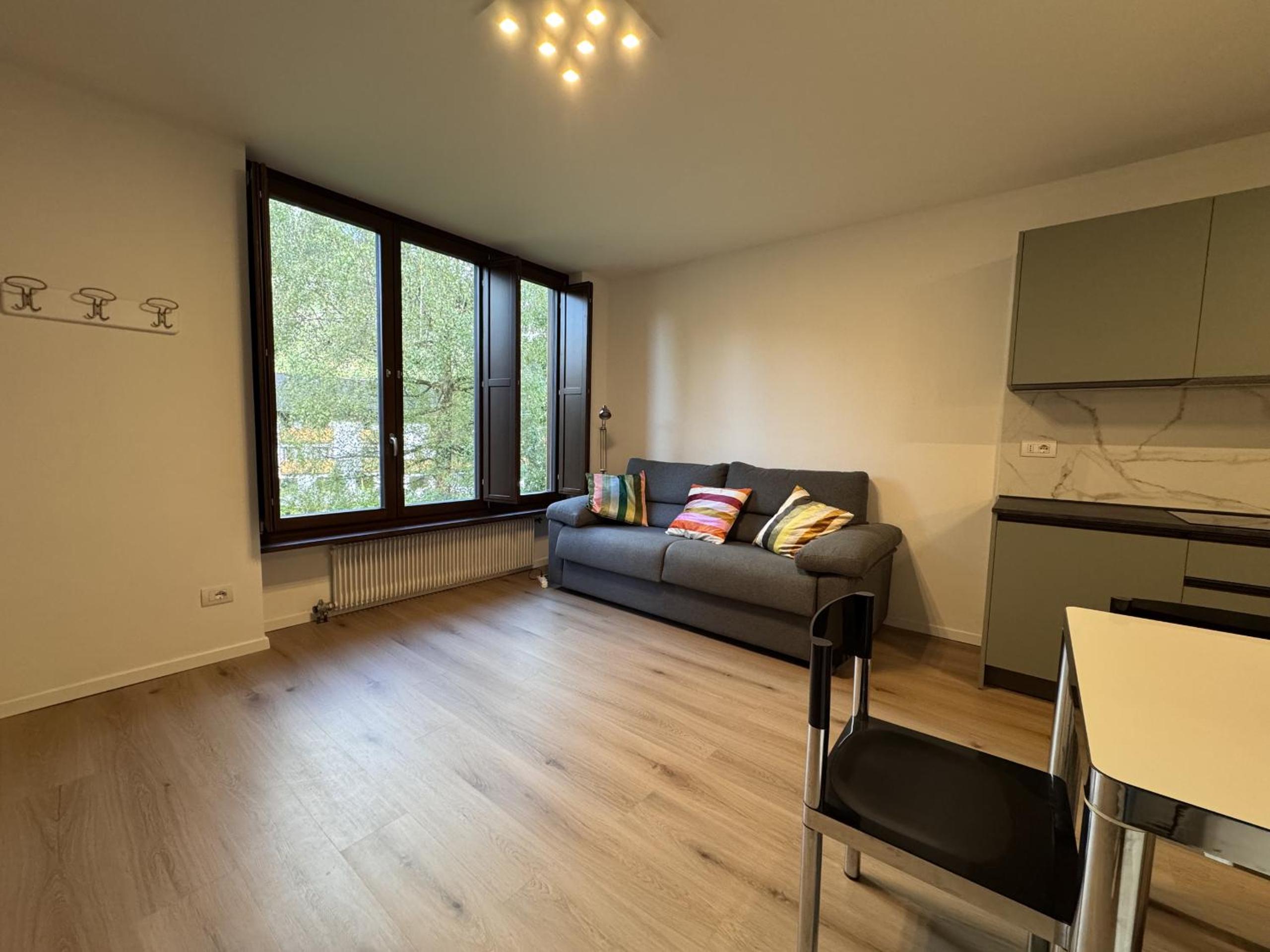 077 Moderno monolocale, Giustino
