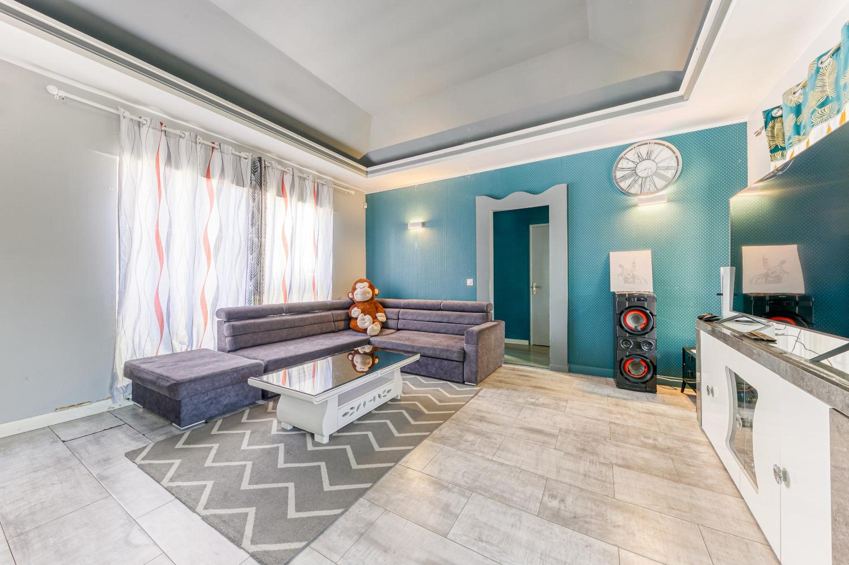 Villa Maxonale près de Paris avec Piscine Chauffée, Sauna et Jacuzzi