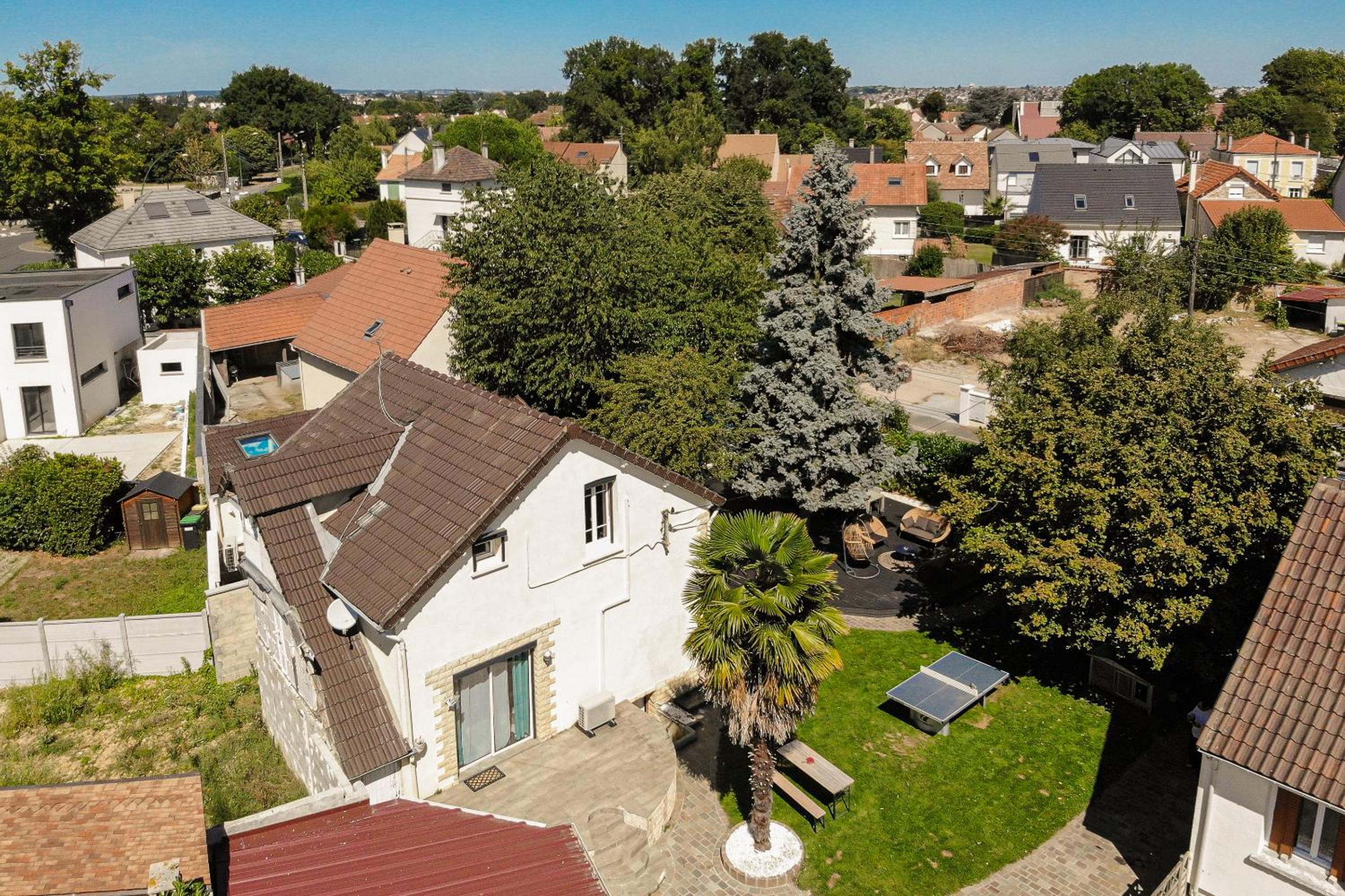 Villa Maxonale près de Paris avec Piscine Chauffée, Sauna et Jacuzzi