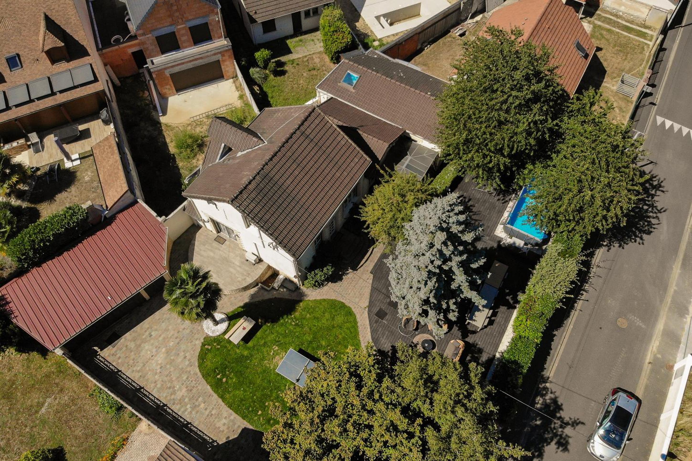Villa Maxonale près de Paris avec Piscine Chauffée, Sauna et Jacuzzi