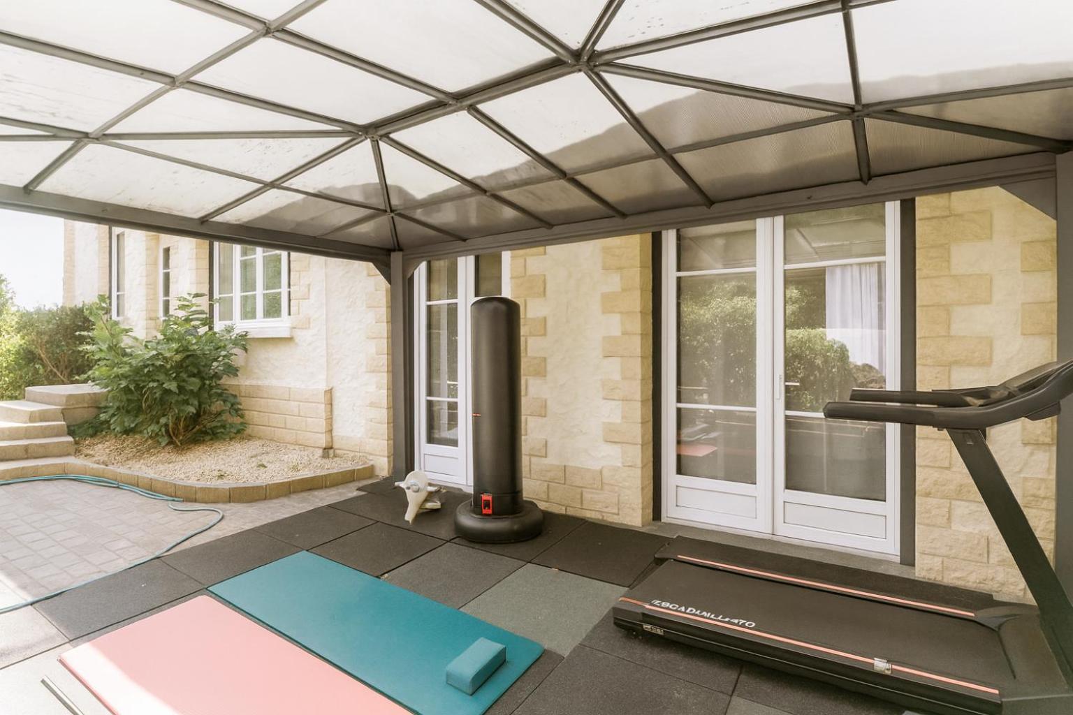 Villa Maxonale près de Paris avec Piscine Chauffée, Sauna et Jacuzzi