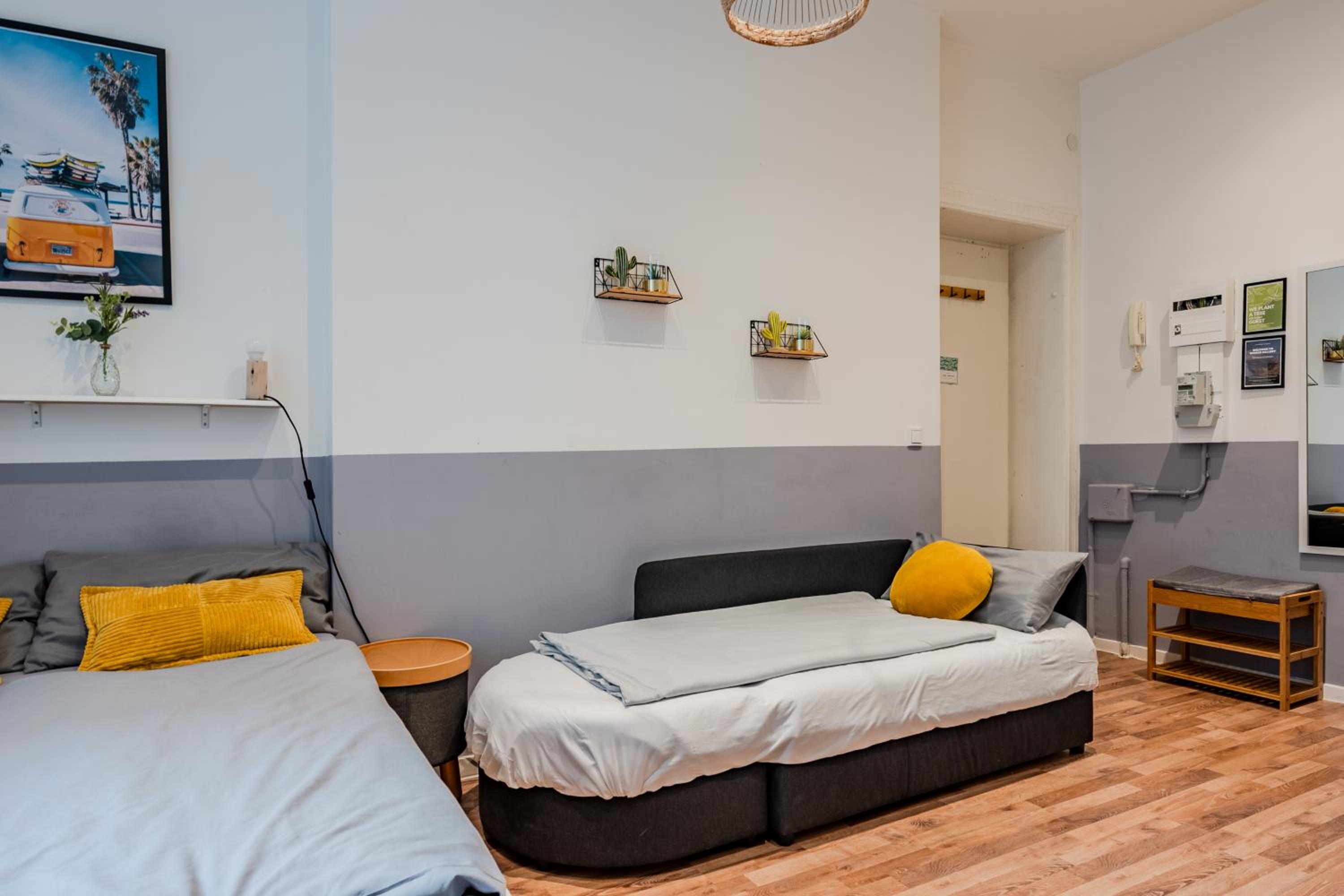 Cozy Retro Chic with Patio and Self Check-in