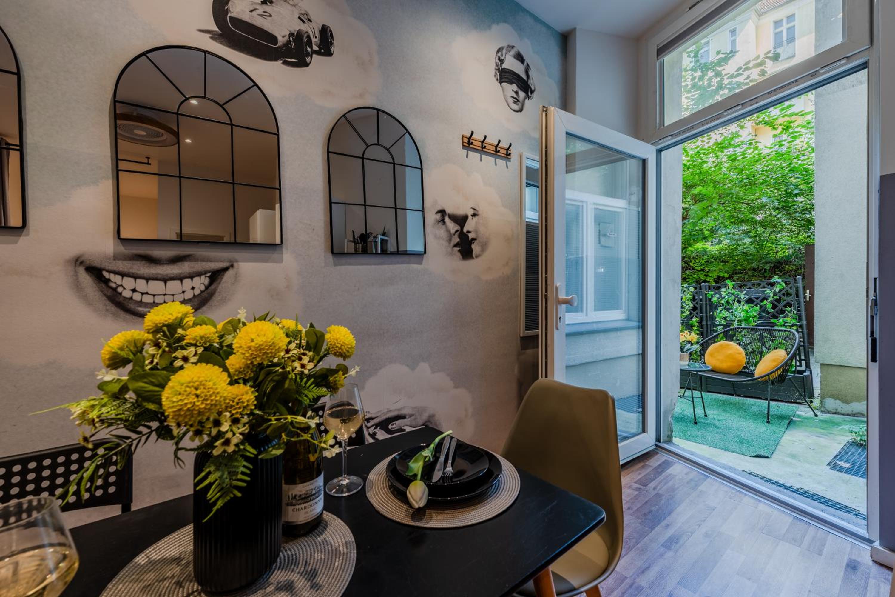 Cozy Retro Chic with Patio and Self Check-in