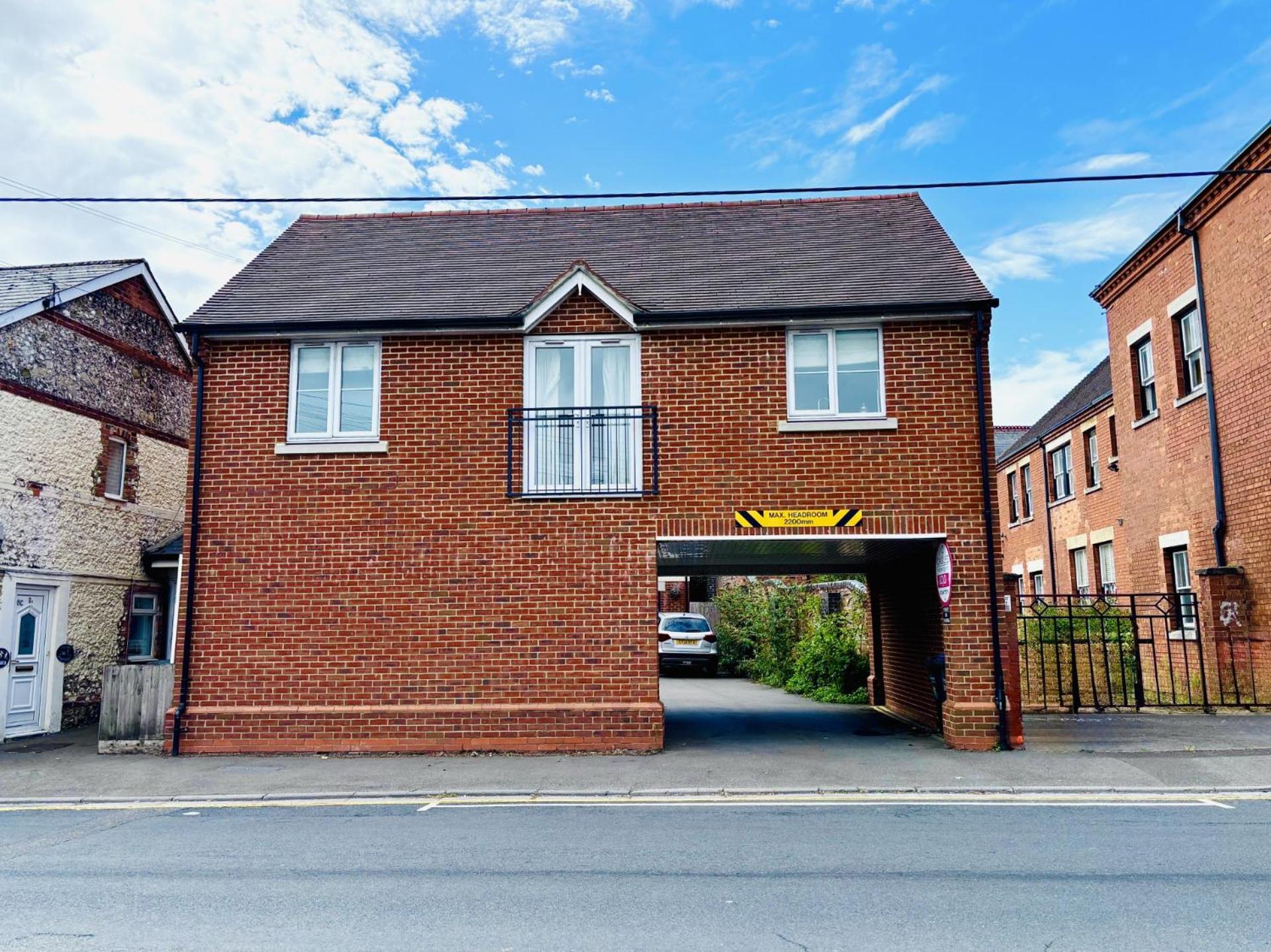 Pet friendly village flat with EV charging