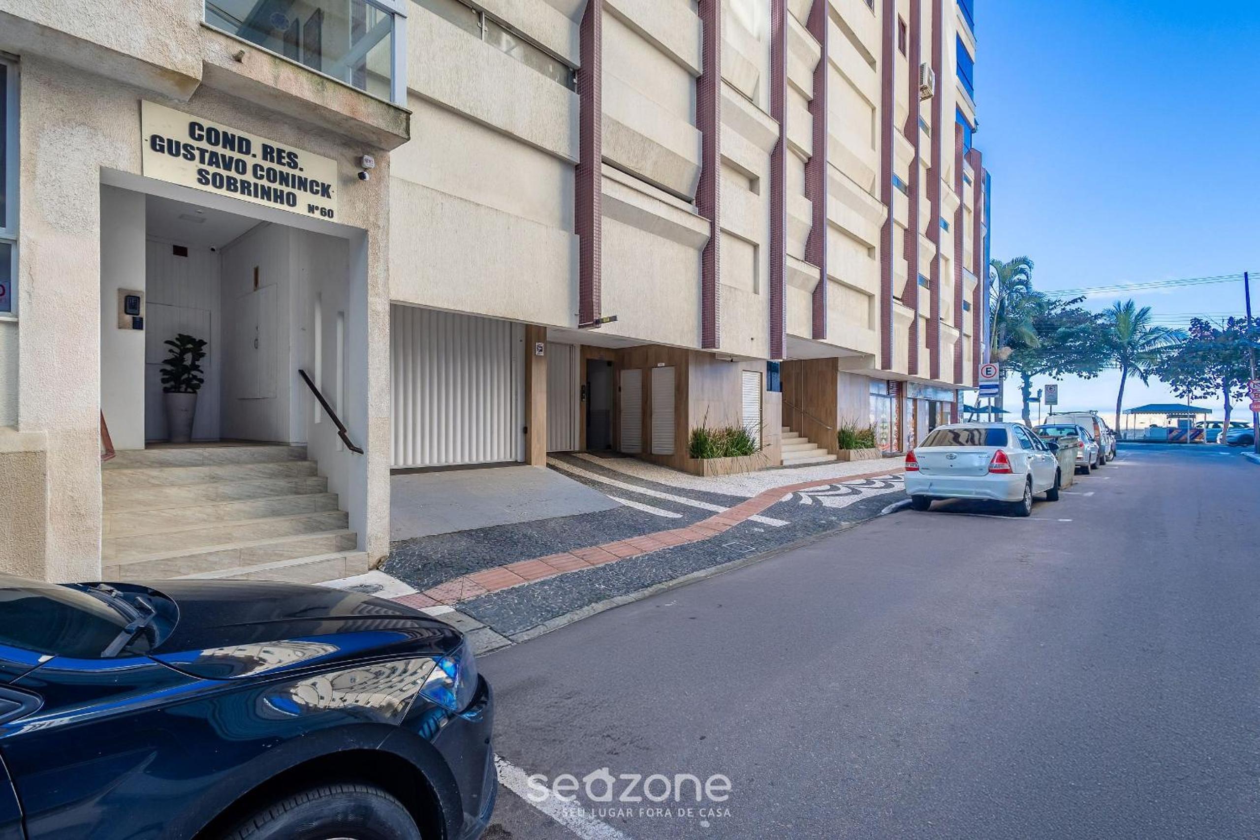 Apt 50m from the central beach GCO0302