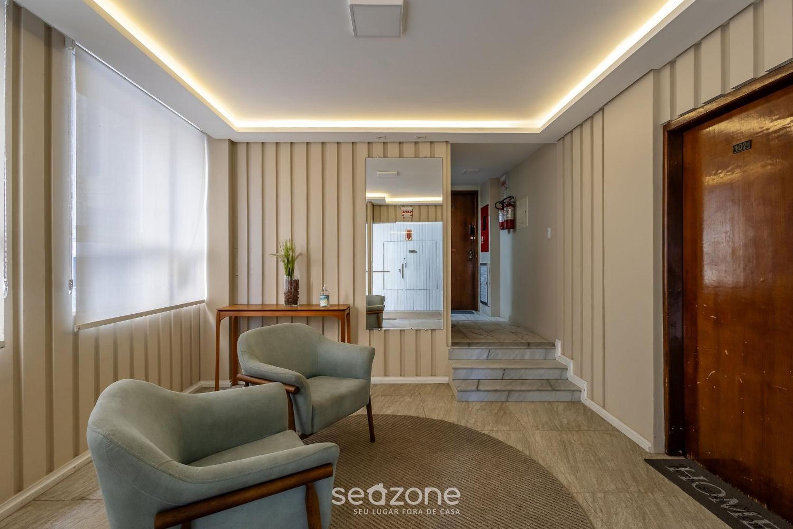 Apt 50m from the central beach GCO0302