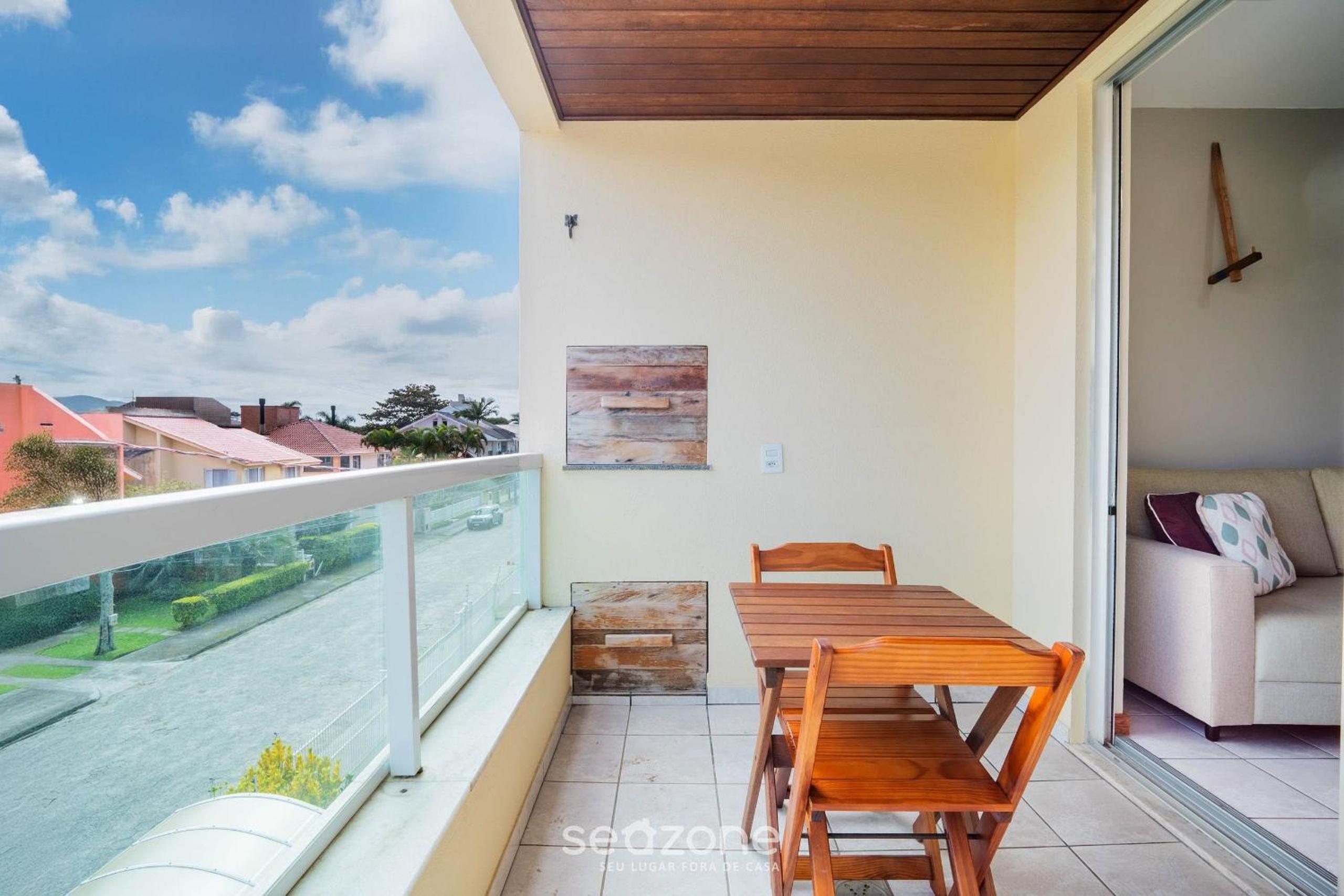 Apt w/ balcony & BBQ 450m from the sea REH0203