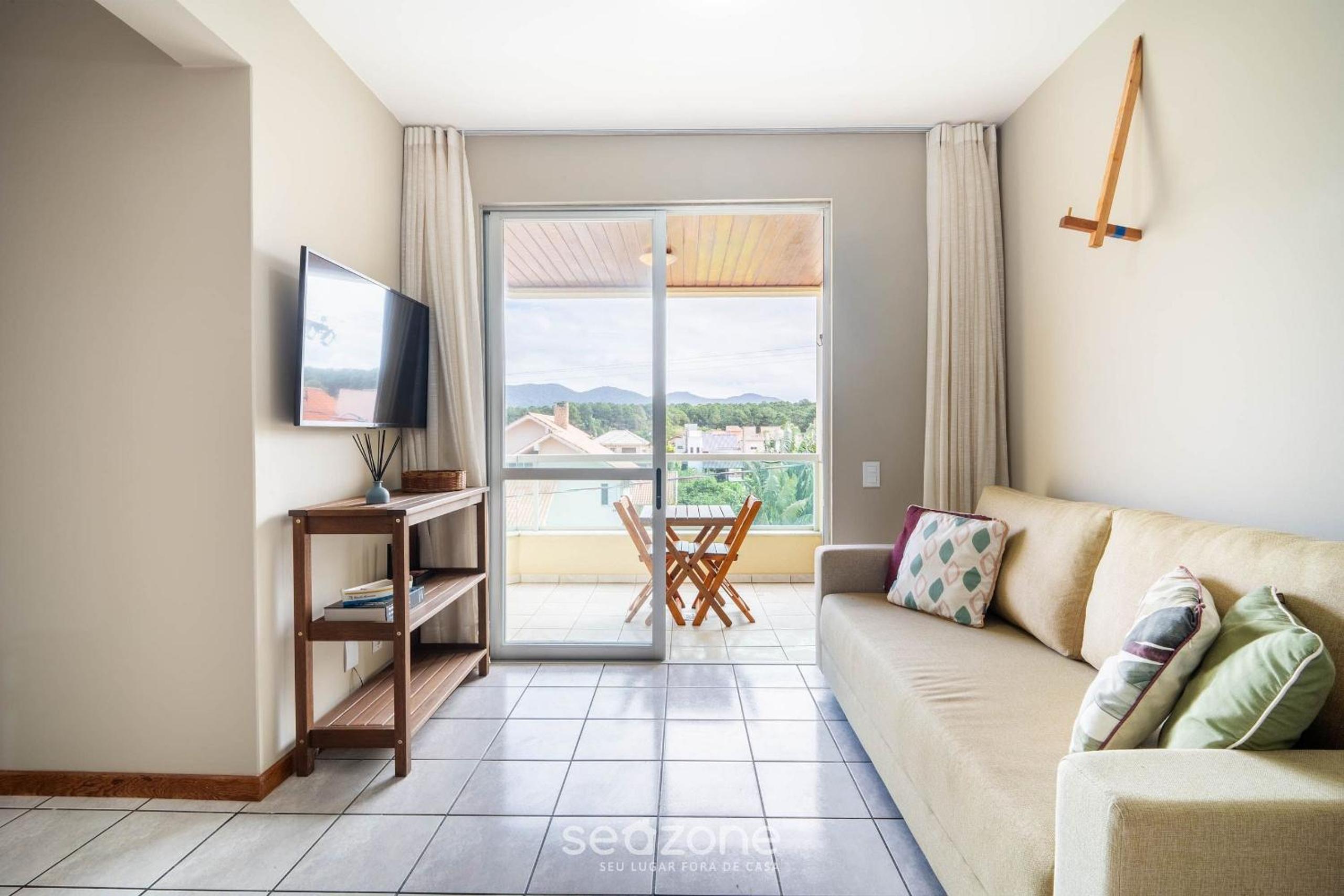 Apt w/ balcony & BBQ 450m from the sea REH0203