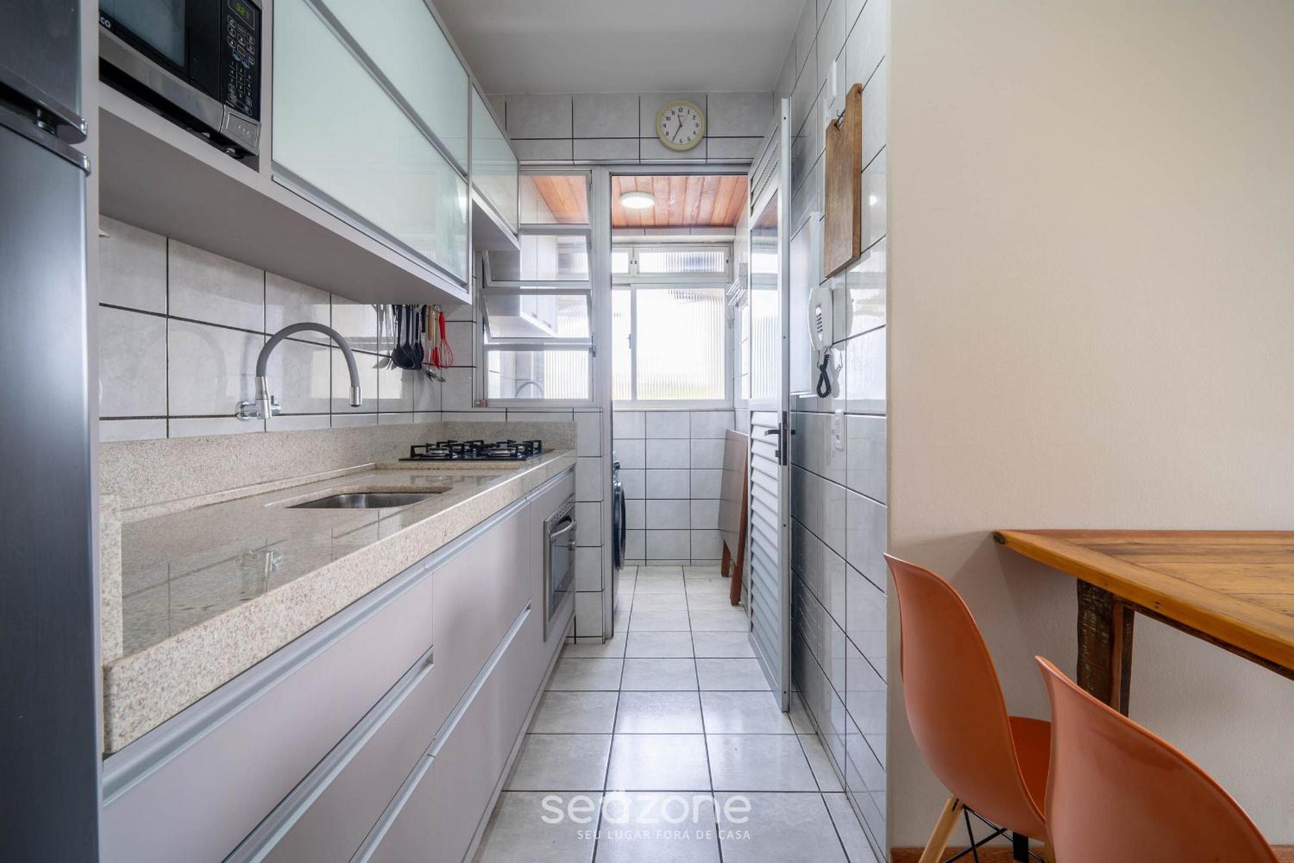 Apt w/ balcony & BBQ 450m from the sea REH0203