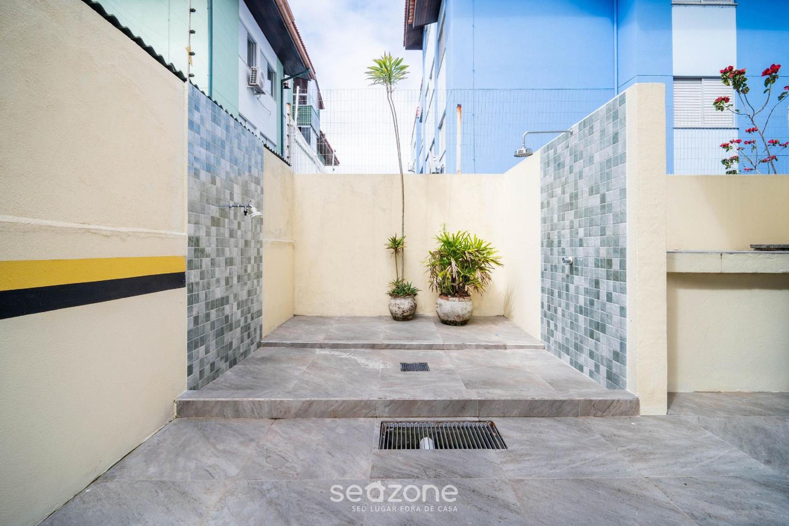 Apt w/ balcony & BBQ 450m from the sea REH0203