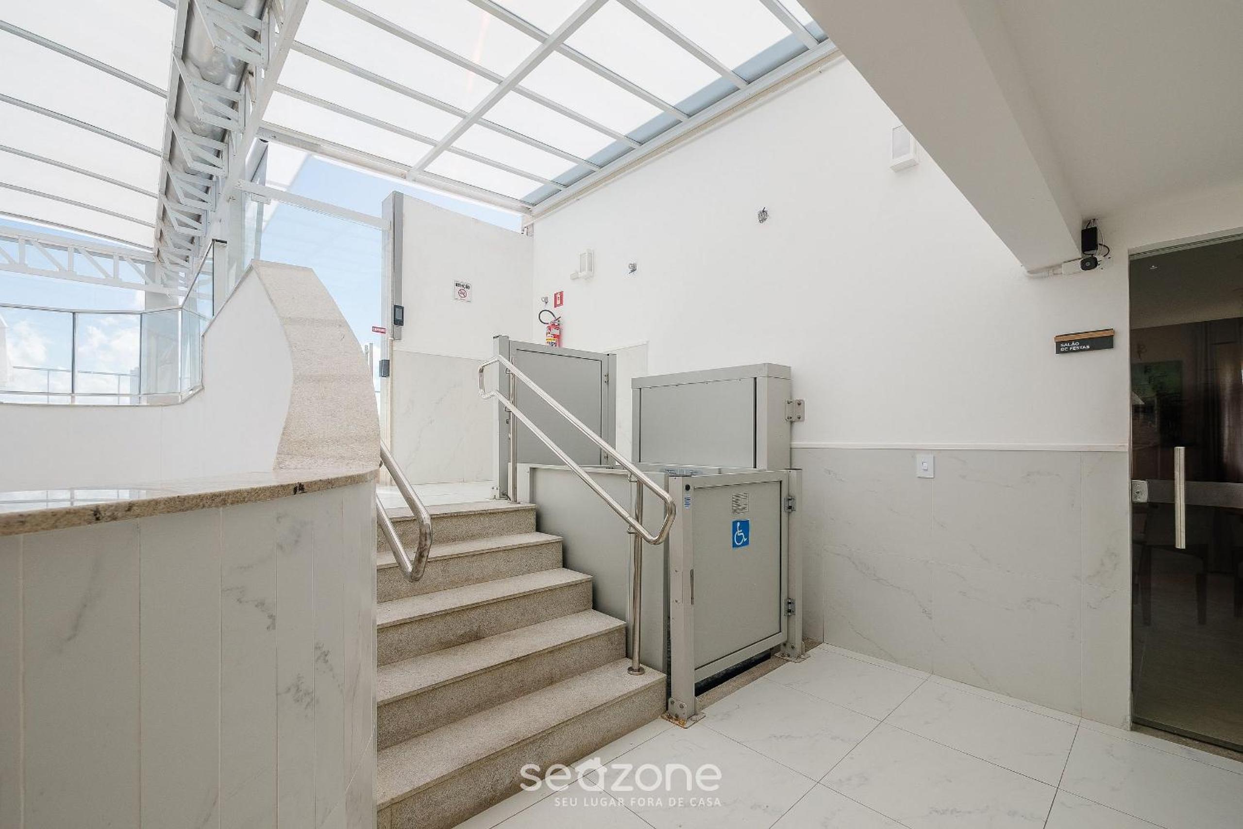 Condo. w/ Pool and Gym 70 m from the Beach - SMA