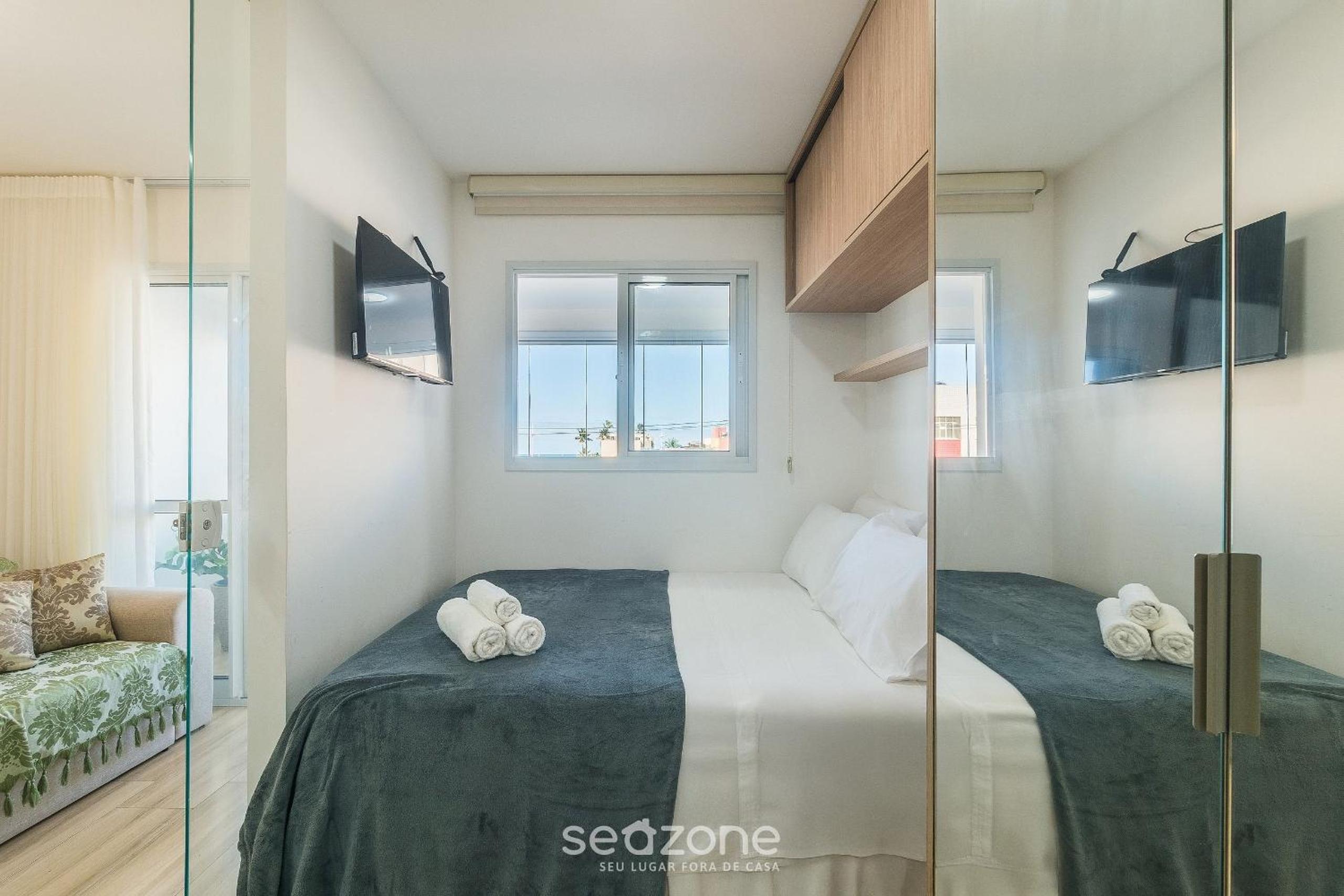 Condo. w/ Pool and Gym 70 m from the Beach - SMA