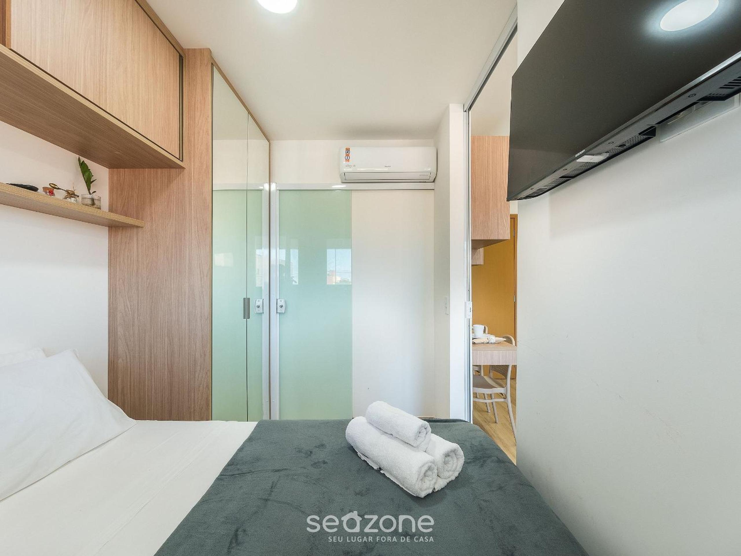 Condo. w/ Pool and Gym 70 m from the Beach - SMA