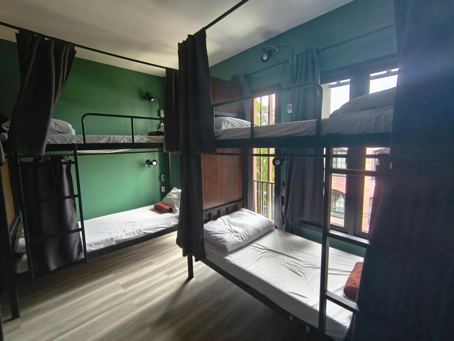 Nimman Nest Hostel & Cafe