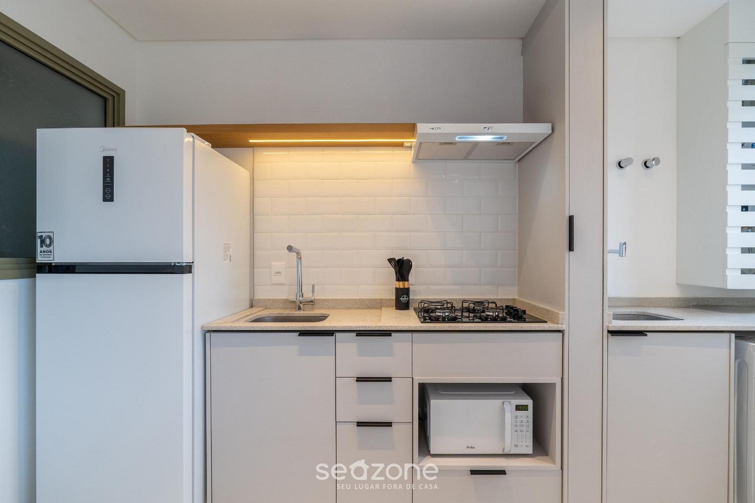 1 Bedroom Apartment 550m from Jurerê Beach CEJ0304