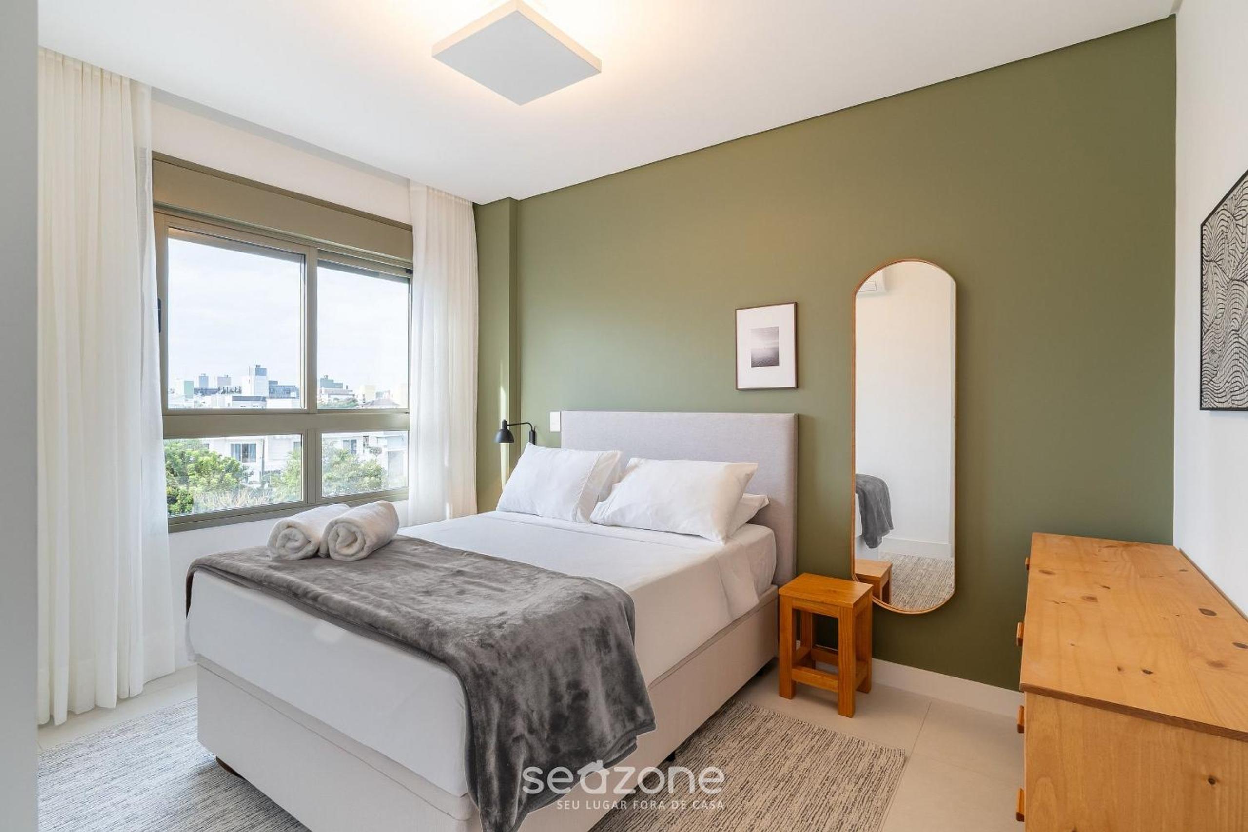 1 Bedroom Apartment 550m from Jurerê Beach CEJ0304