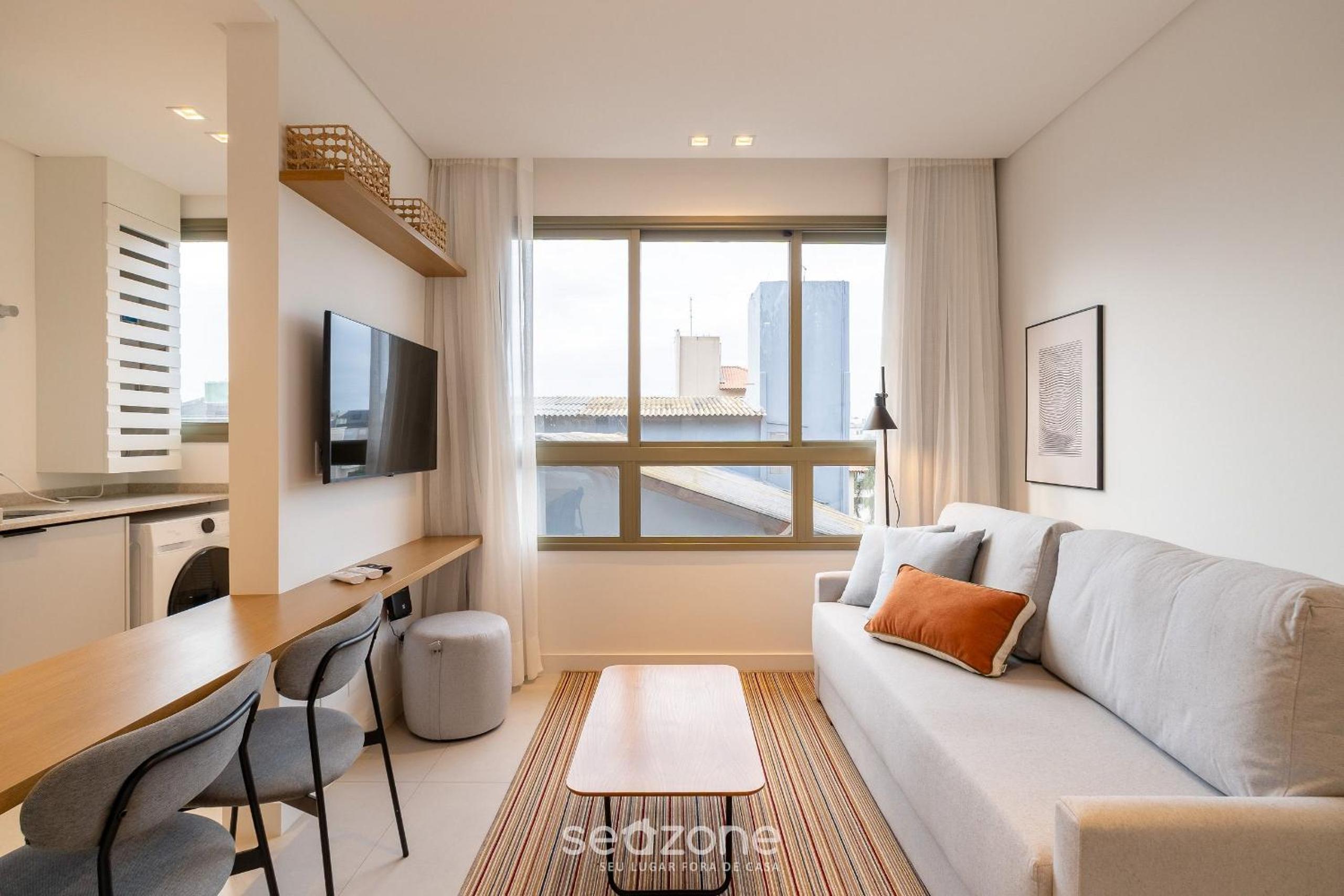 1 Bedroom Apartment 550m from Jurerê Beach CEJ0304