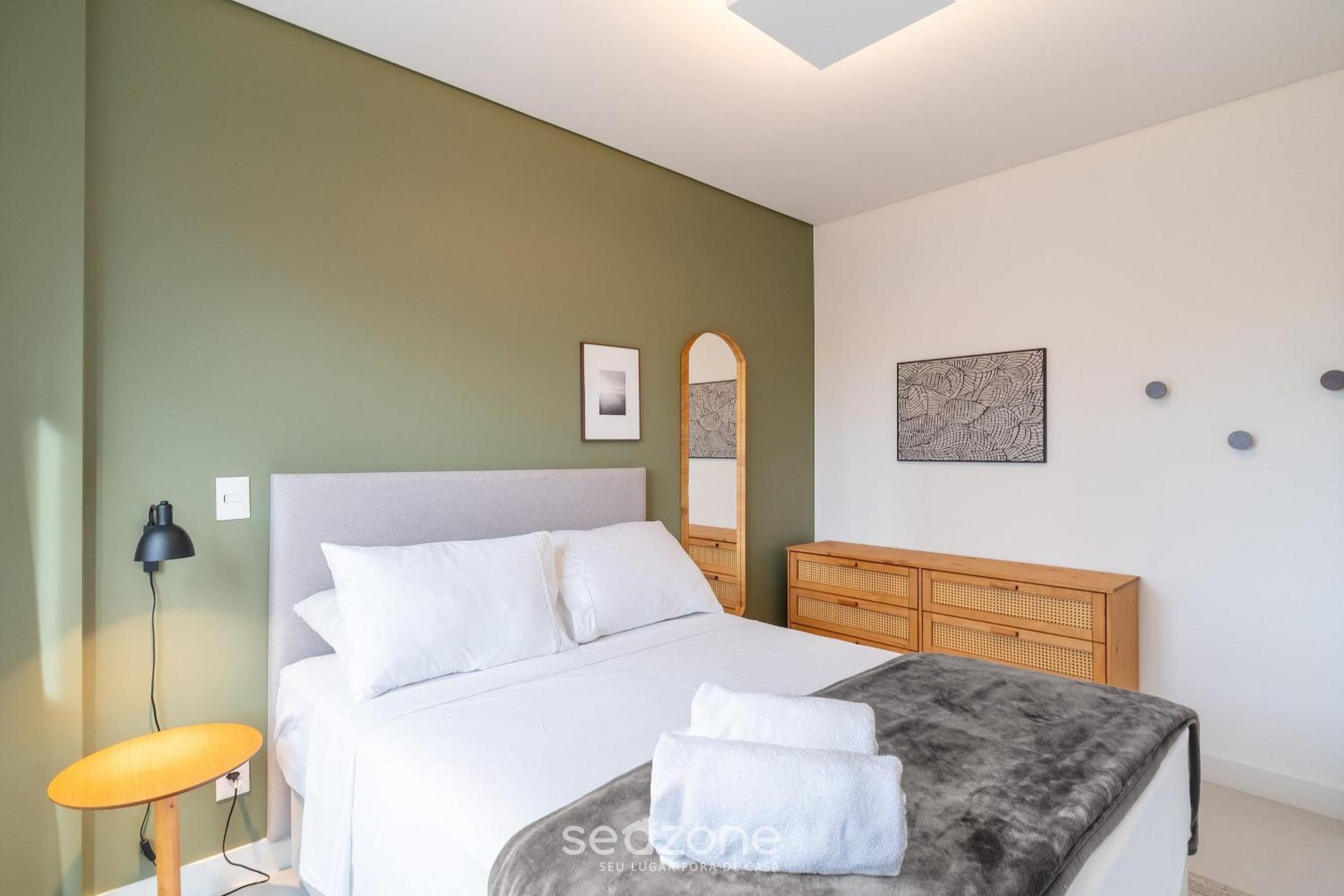 1 Bedroom Apartment 550m from Jurerê Beach CEJ0304