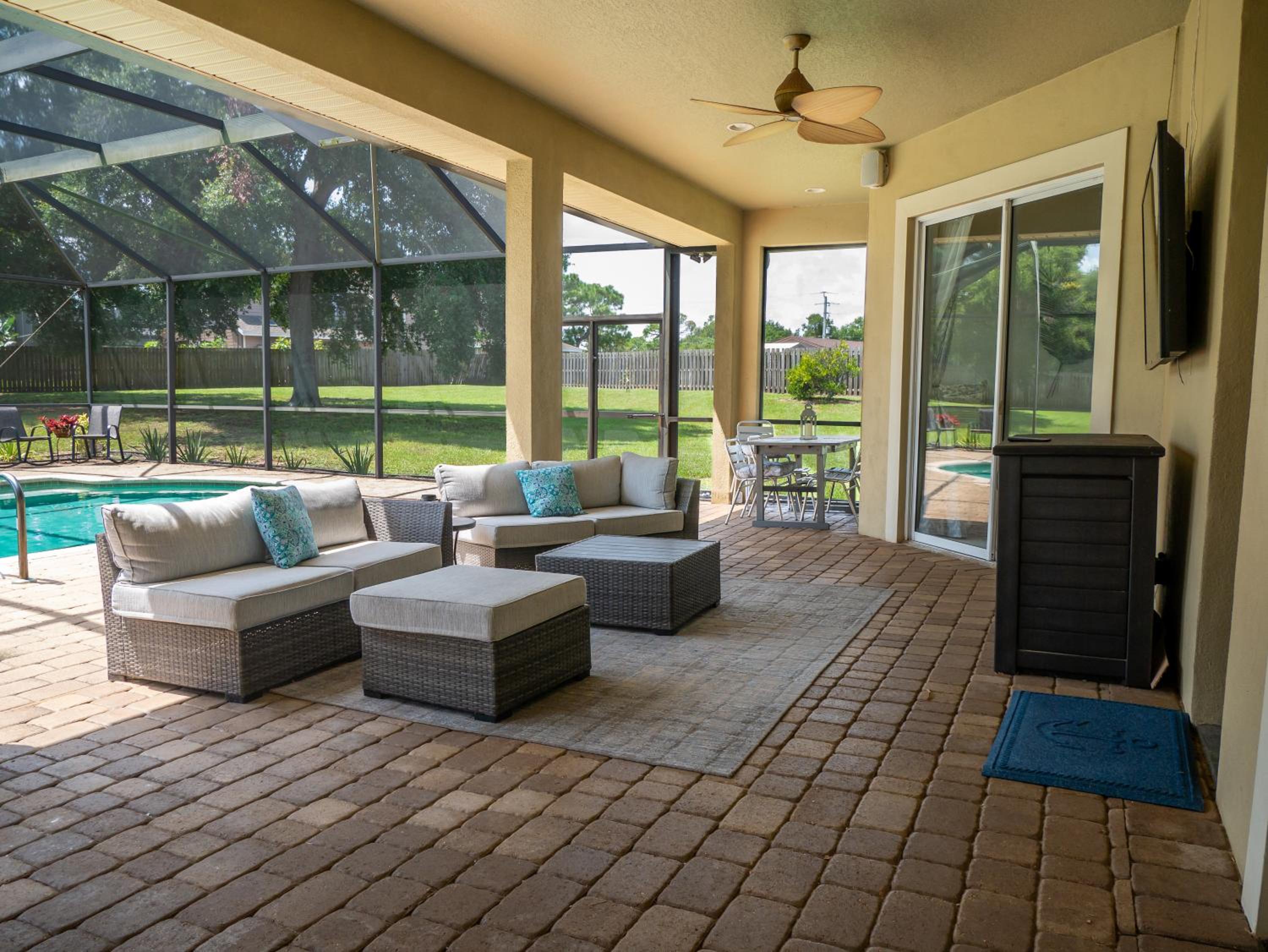 Private, Island Oases w Heated Pool & ahhh the spa!!