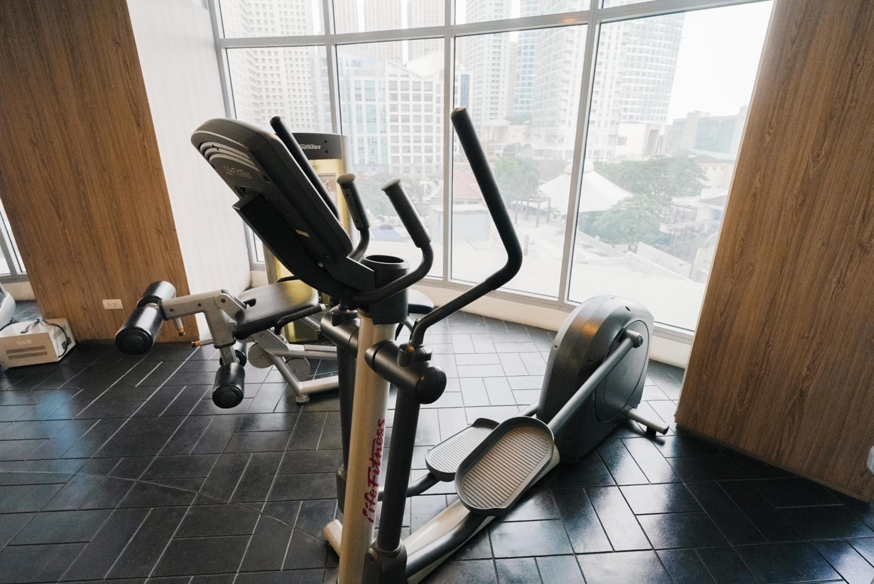 Breathtaking Eastwood City View, 3min walk to Malls, with Washer