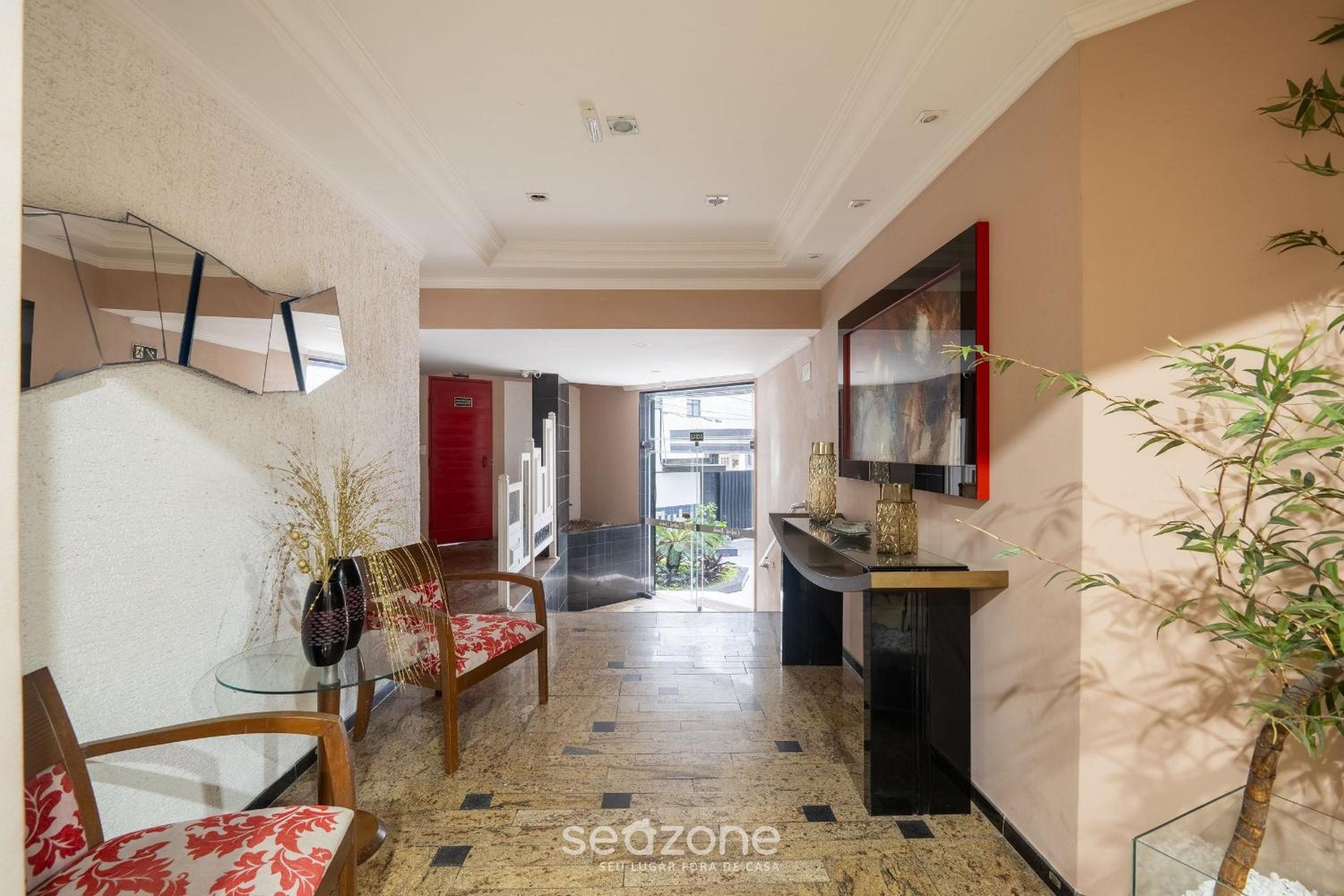 Comfort and sophistication just steps from Praia do Morro - DBH